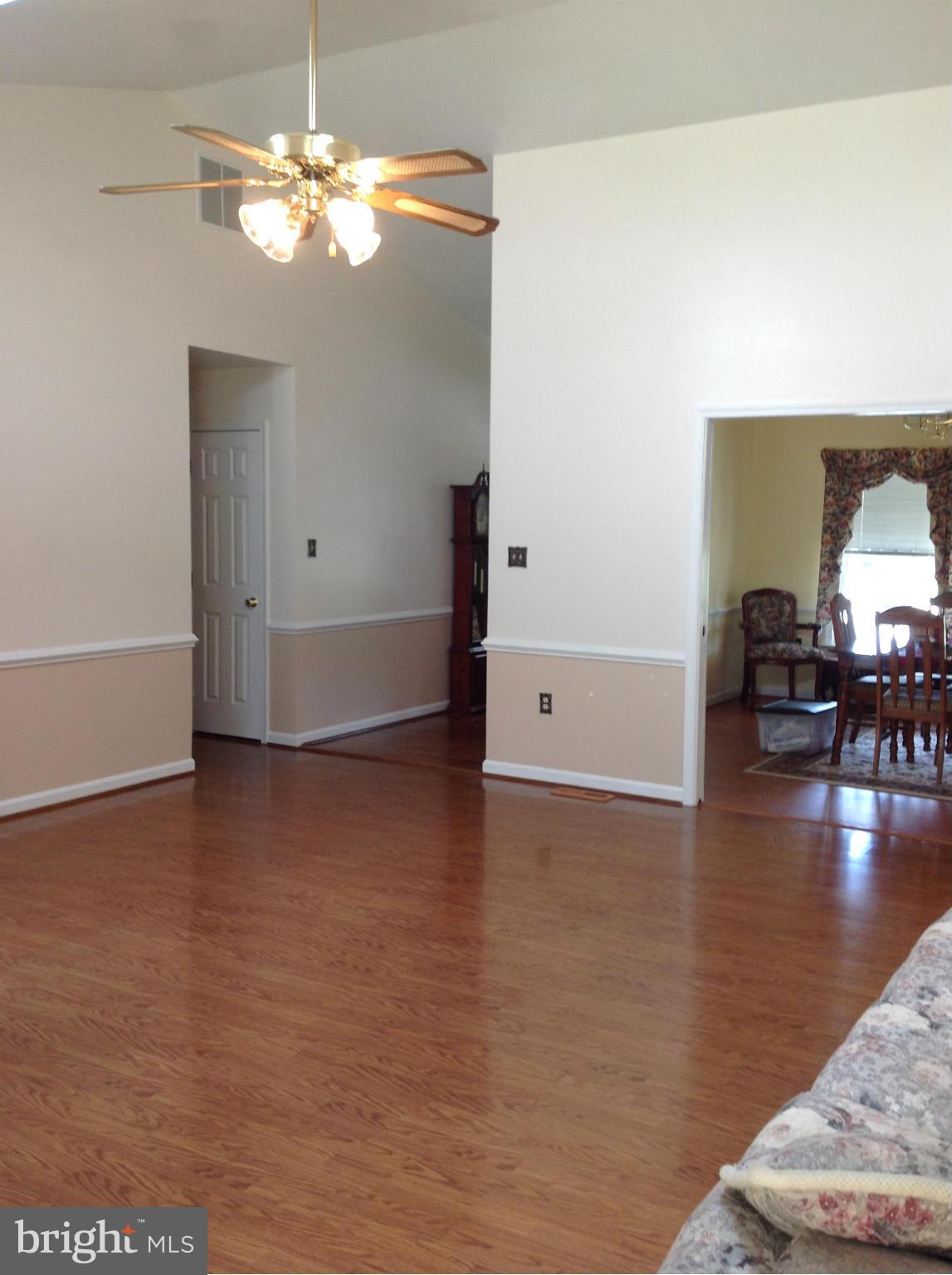 KINGS GRANT LA PLATA - Residential