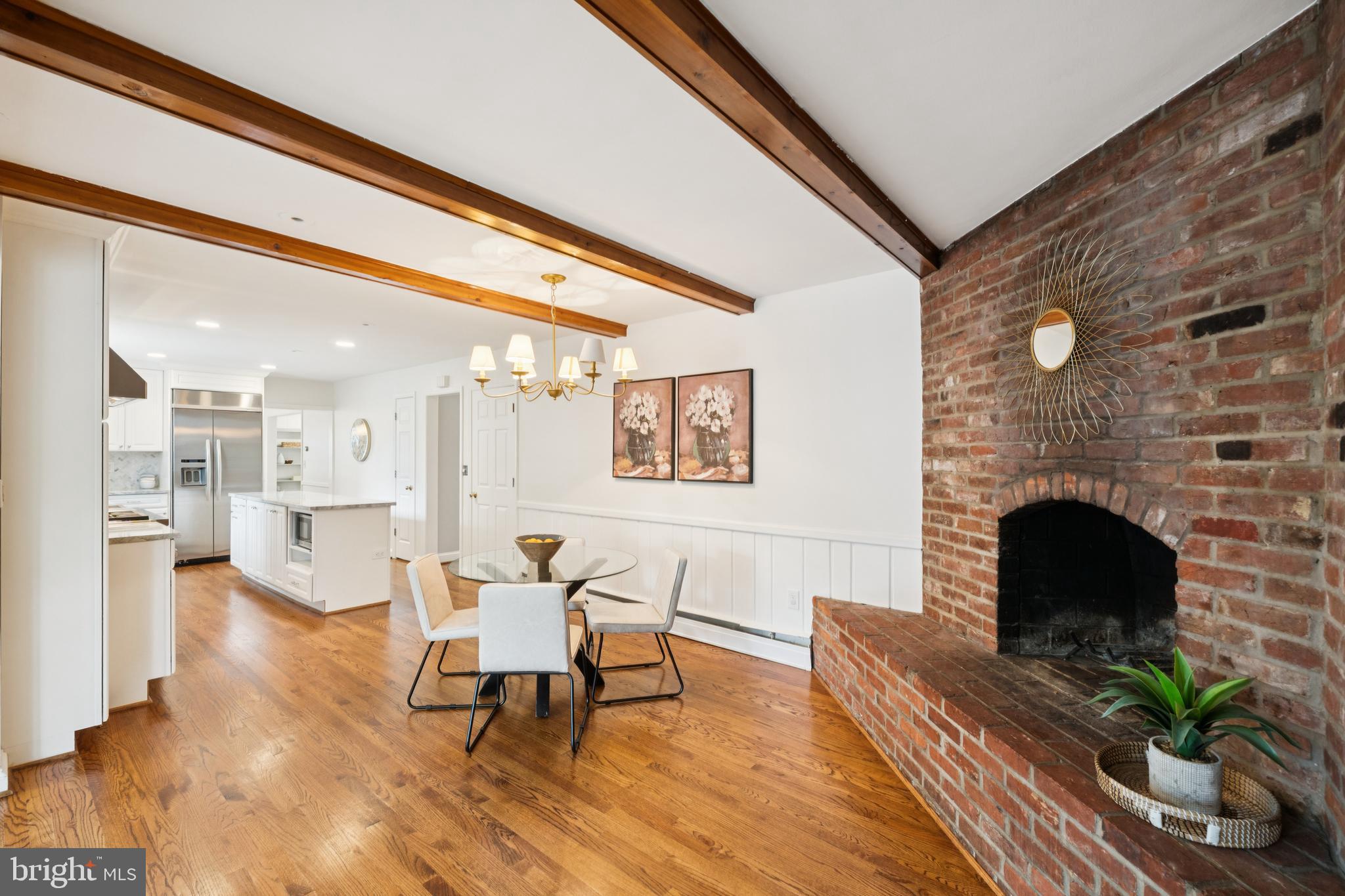 10016 E BEXHILL DRIVE