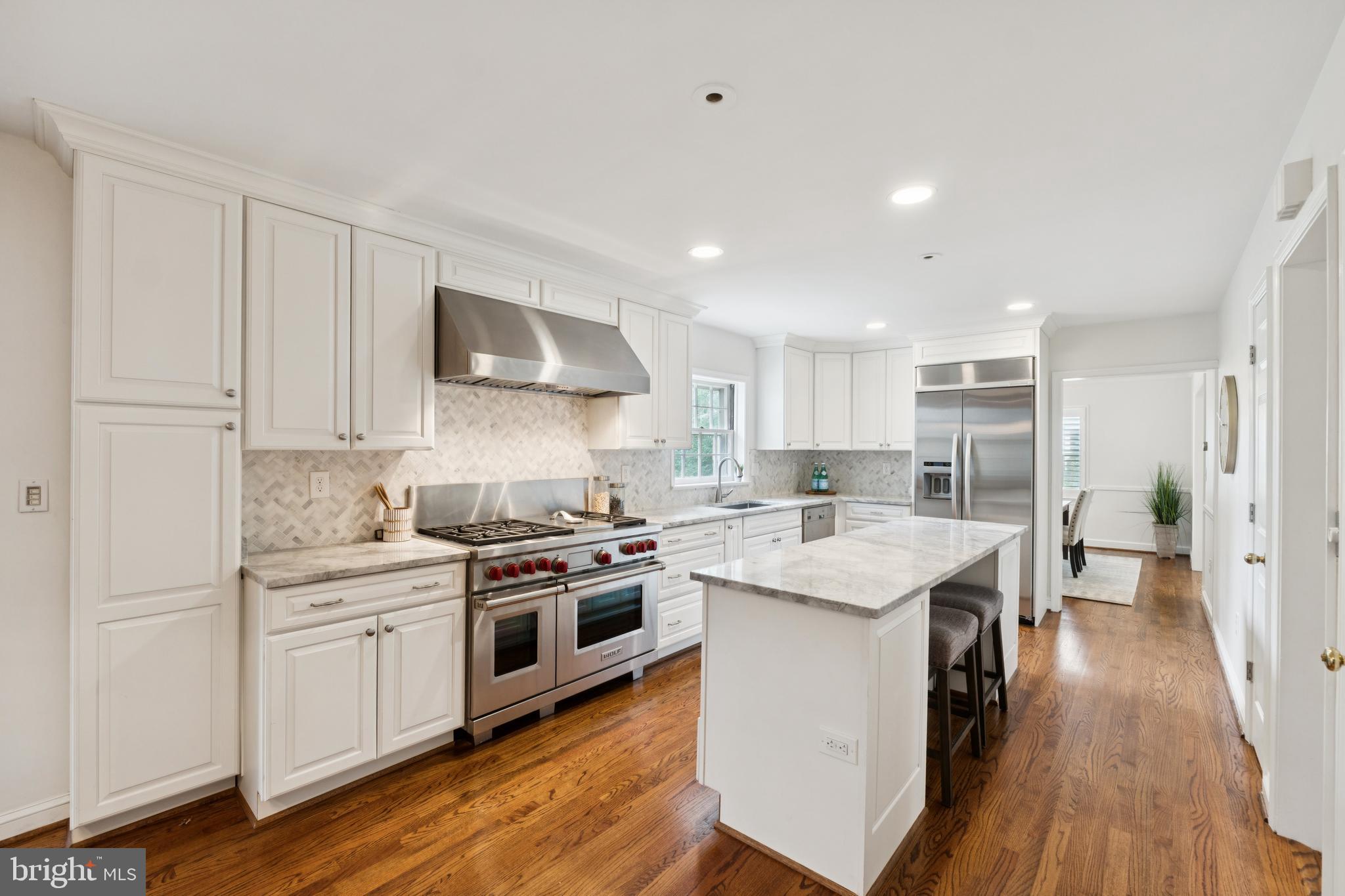 10016 E BEXHILL DRIVE