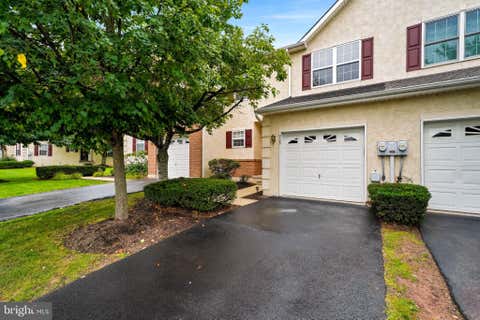 Townhouse For Sale - 903 Carrington Drive<br/> Montgomery County, RED HILL, PA 18076