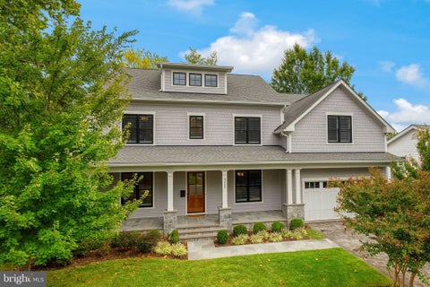 Photo of 3325 N Kensington Street, ARLINGTON, VA 22207 (MLS # VAAR2077804)