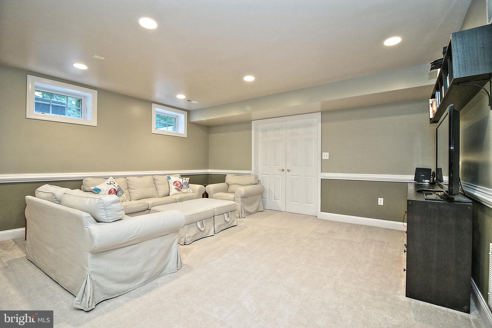 RIVER BEND - Residential