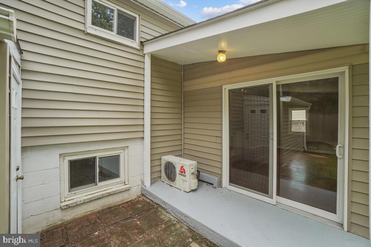 BURGUNDY ESTATES - Residential Lease