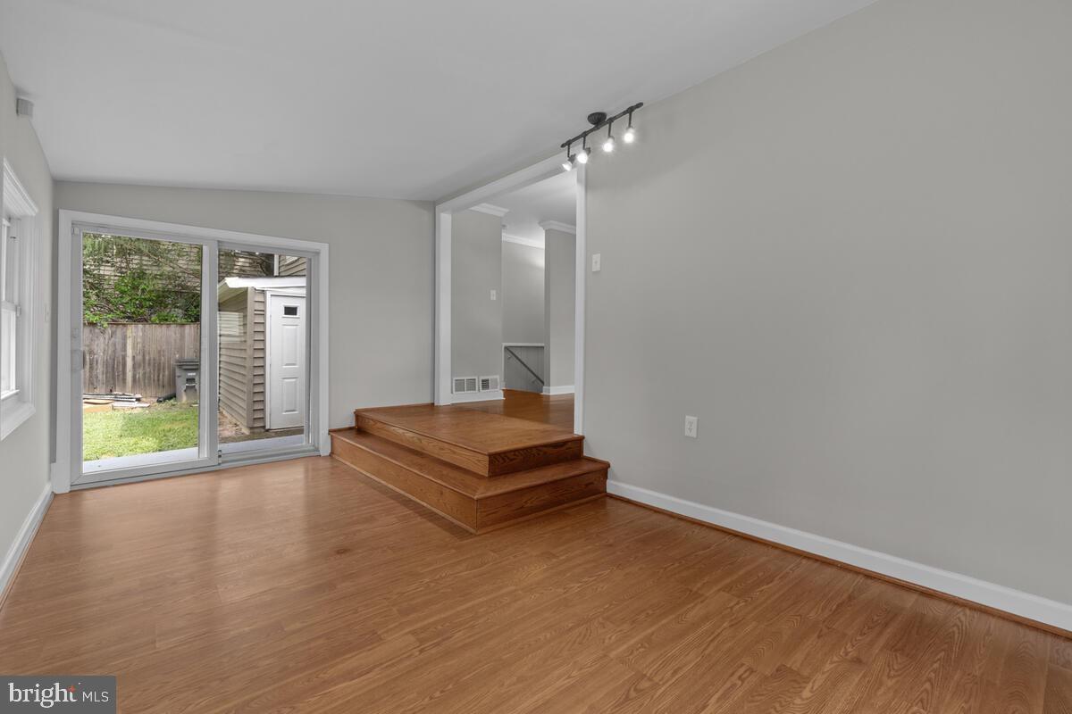 BURGUNDY ESTATES - Residential Lease