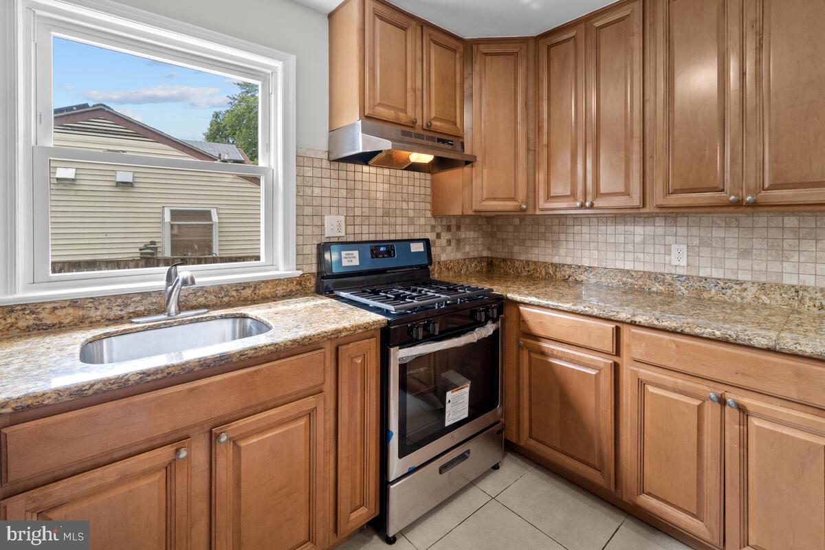 BURGUNDY ESTATES - Residential Lease