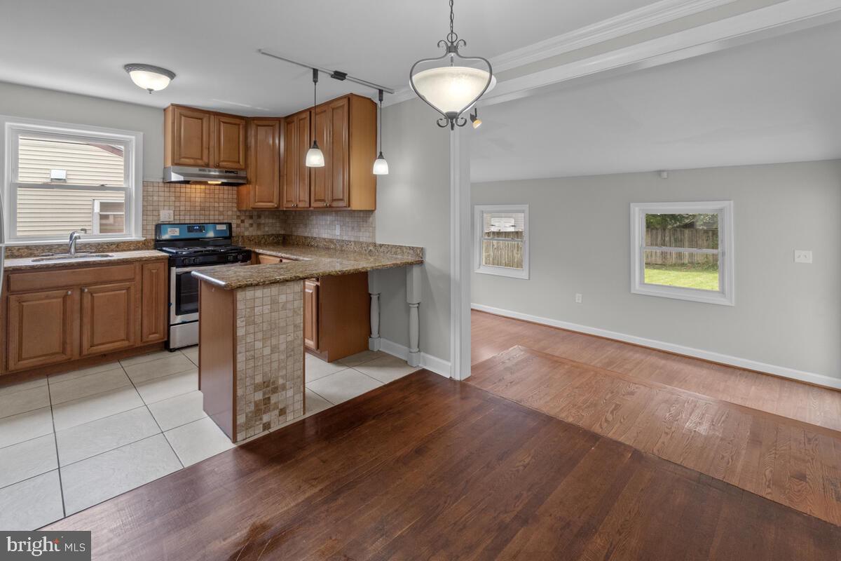 BURGUNDY ESTATES - Residential Lease