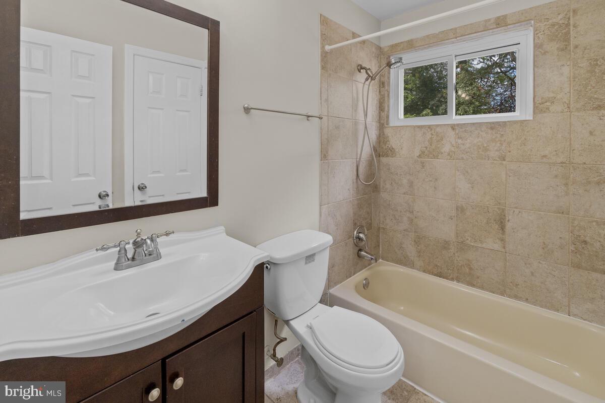 BURGUNDY ESTATES - Residential Lease