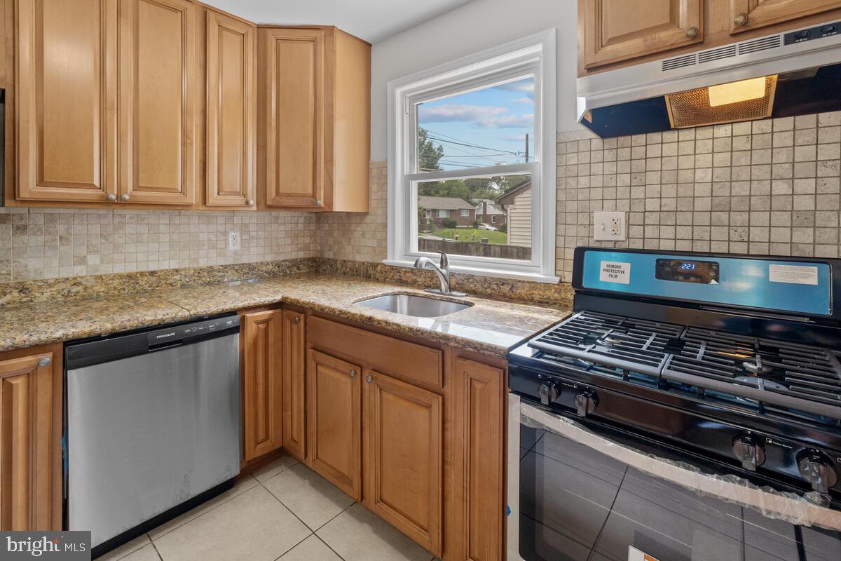 BURGUNDY ESTATES - Residential Lease