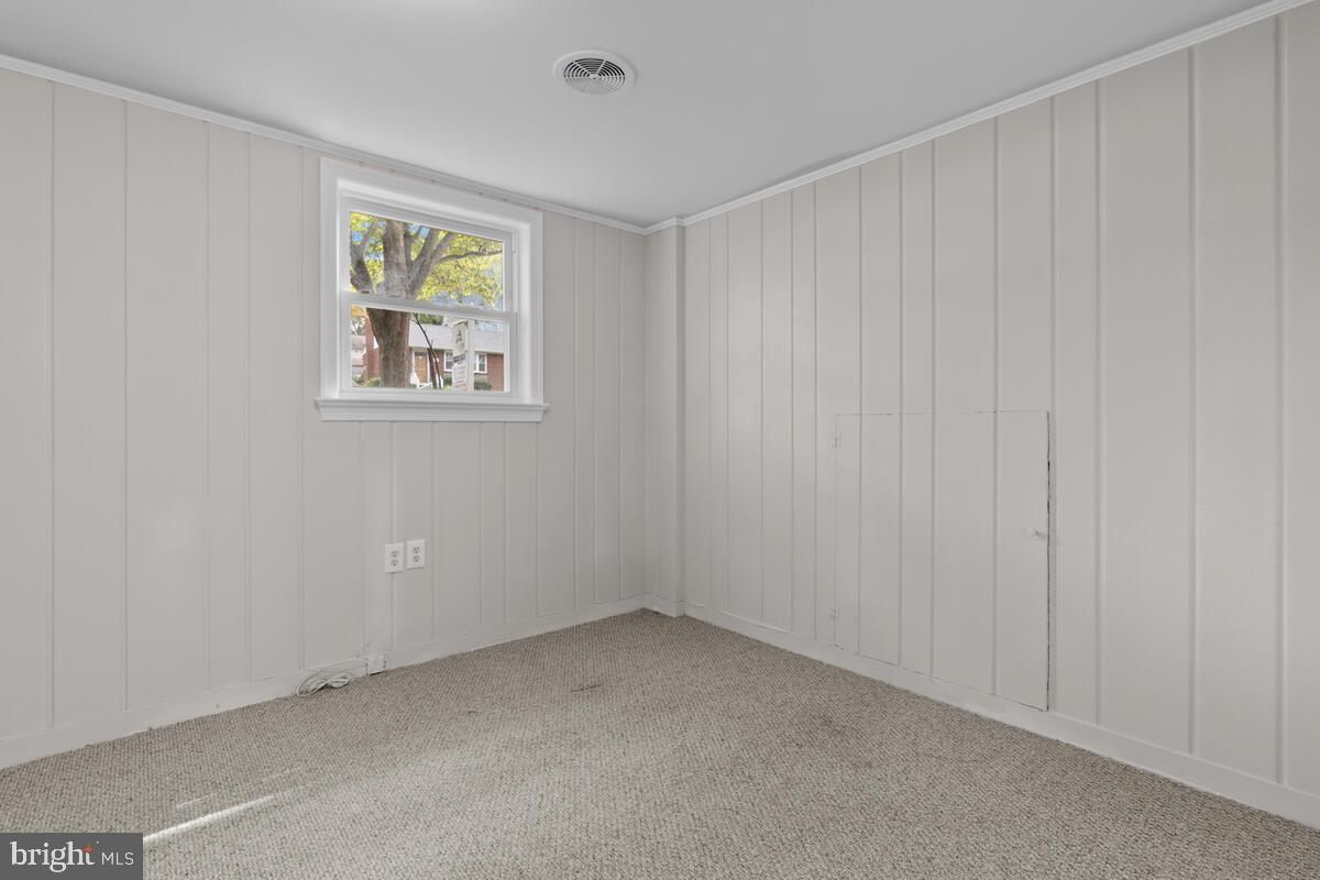 BURGUNDY ESTATES - Residential Lease