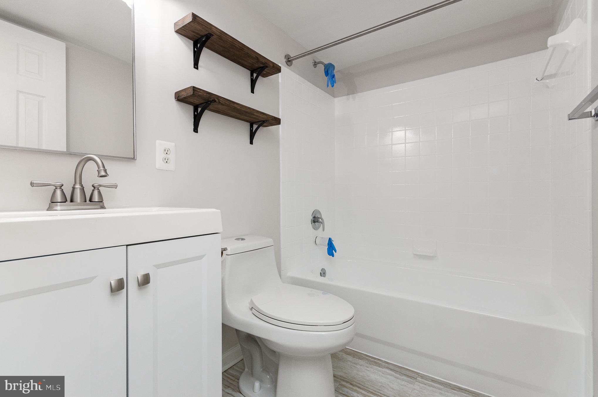 PARKSIDE AT ALEXANDRIA - Residential Lease