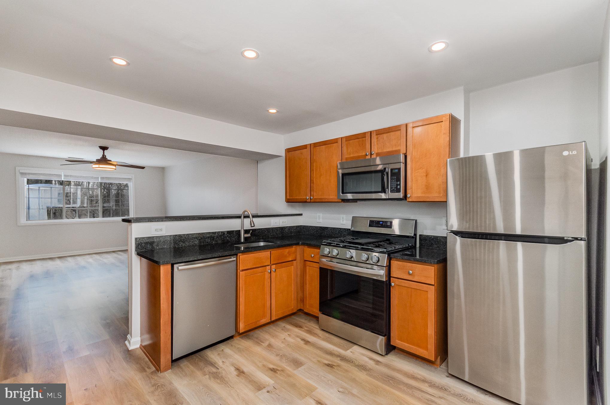 PARKSIDE AT ALEXANDRIA - Residential Lease