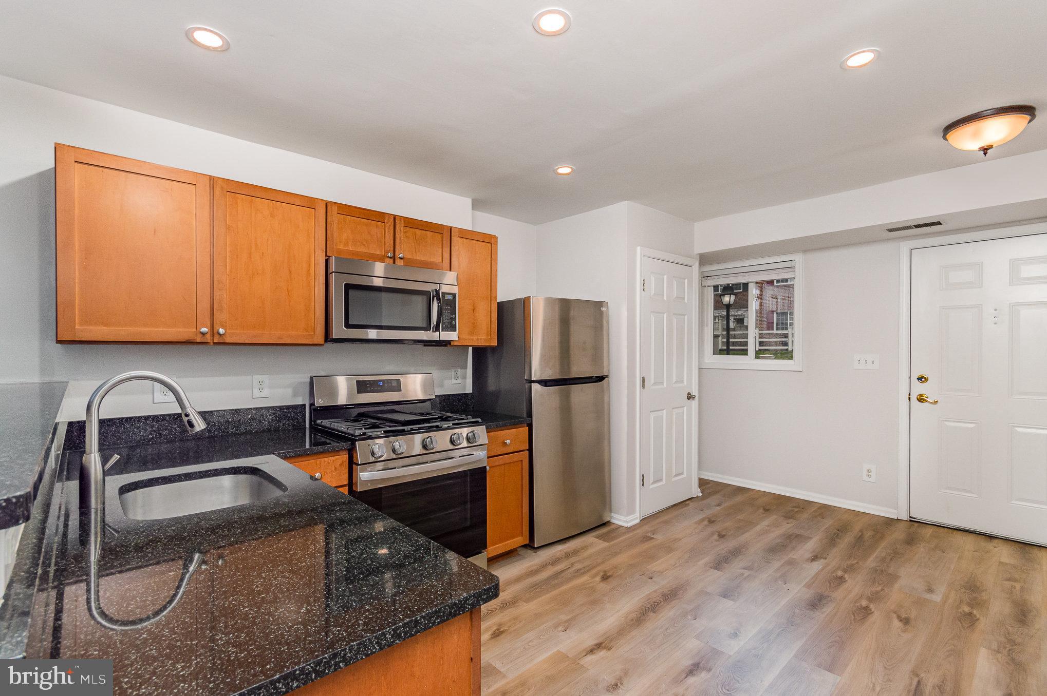 PARKSIDE AT ALEXANDRIA - Residential Lease