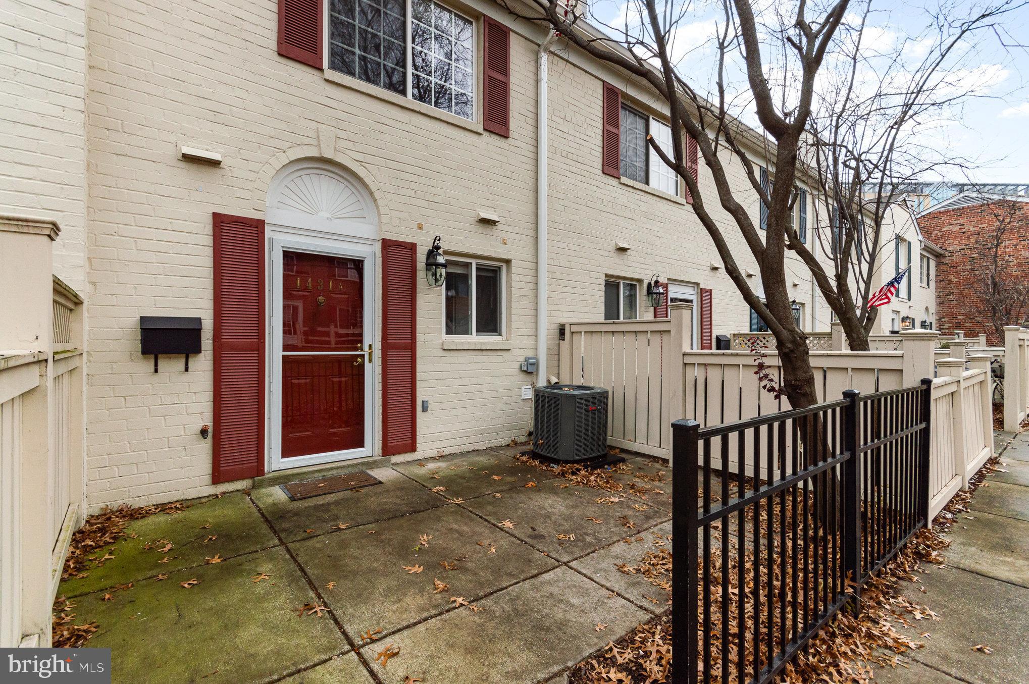 PARKSIDE AT ALEXANDRIA - Residential Lease