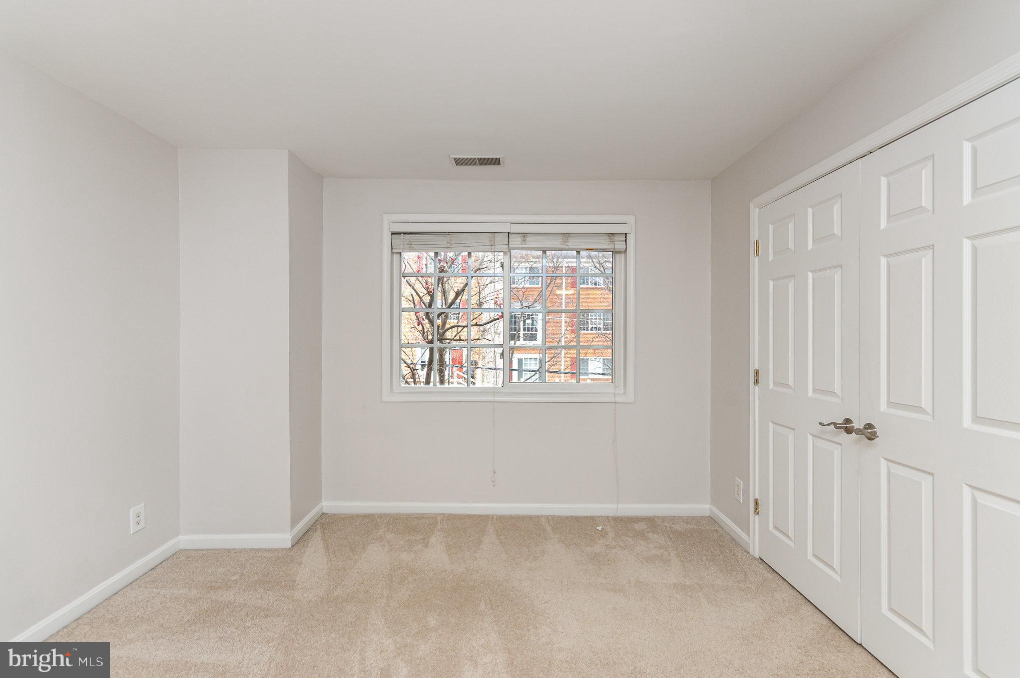 PARKSIDE AT ALEXANDRIA - Residential Lease