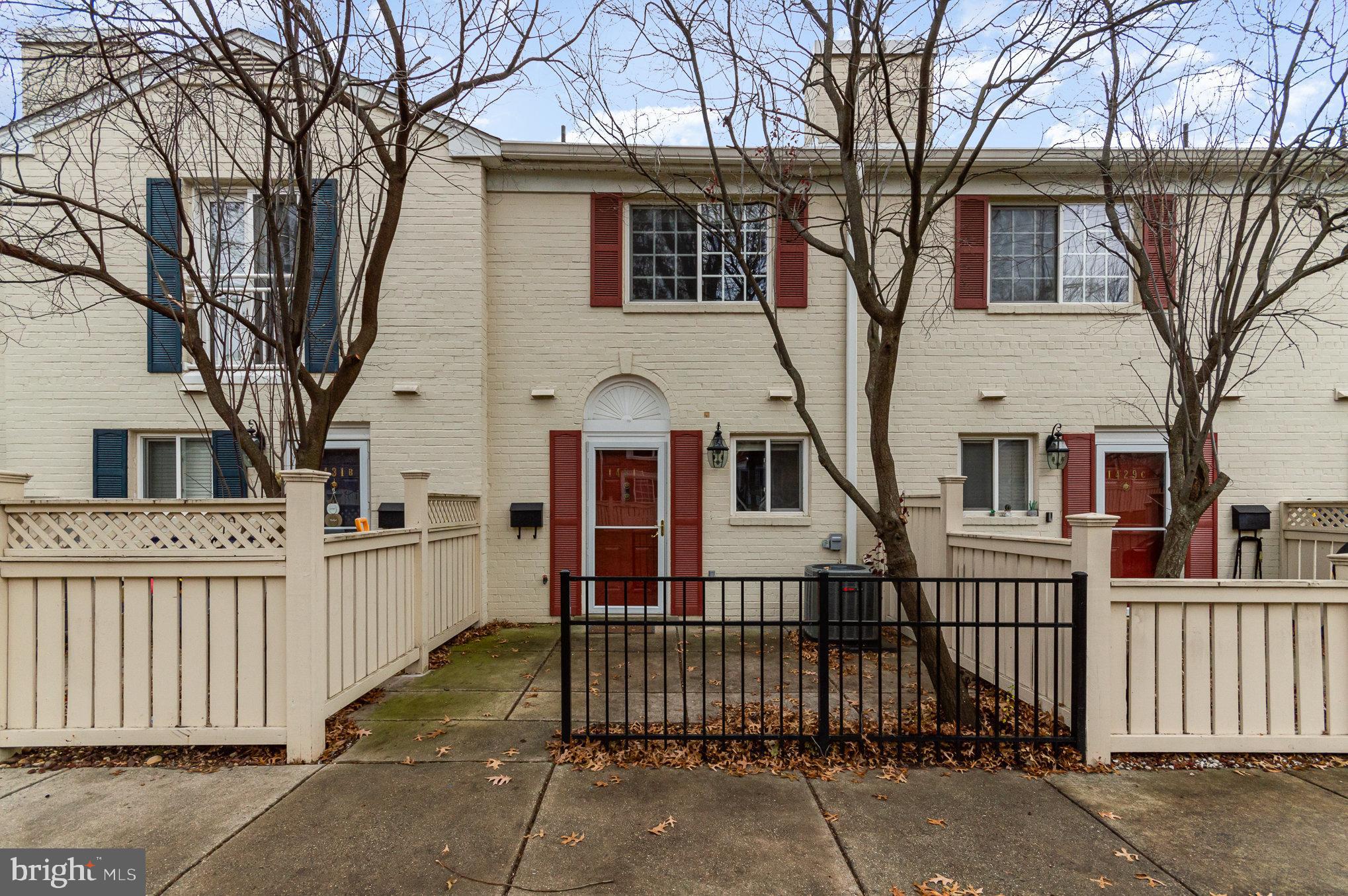 PARKSIDE AT ALEXANDRIA - Residential Lease