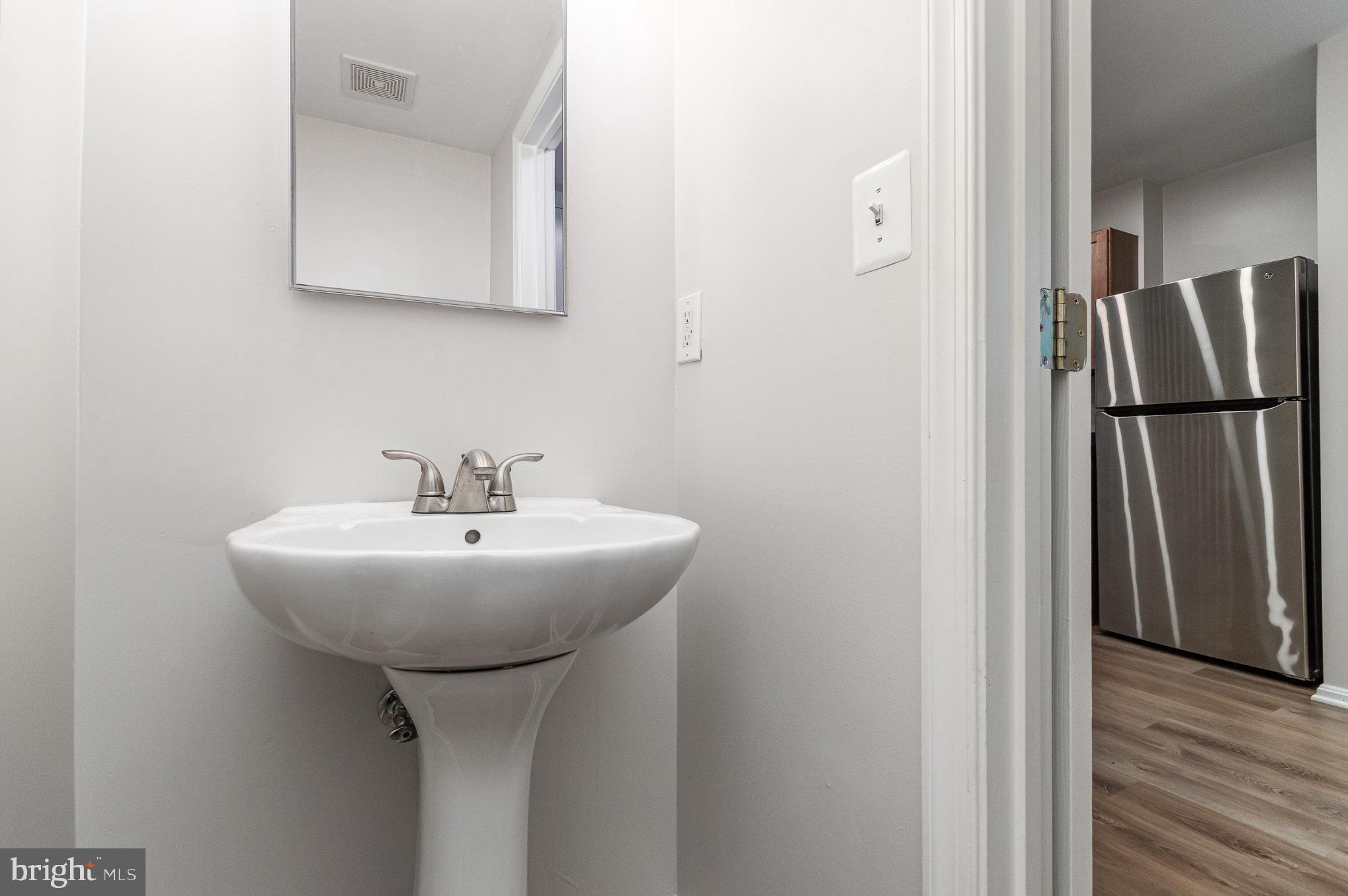 PARKSIDE AT ALEXANDRIA - Residential Lease