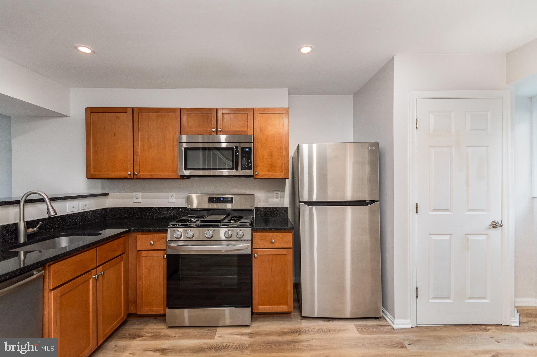 PARKSIDE AT ALEXANDRIA - Residential Lease