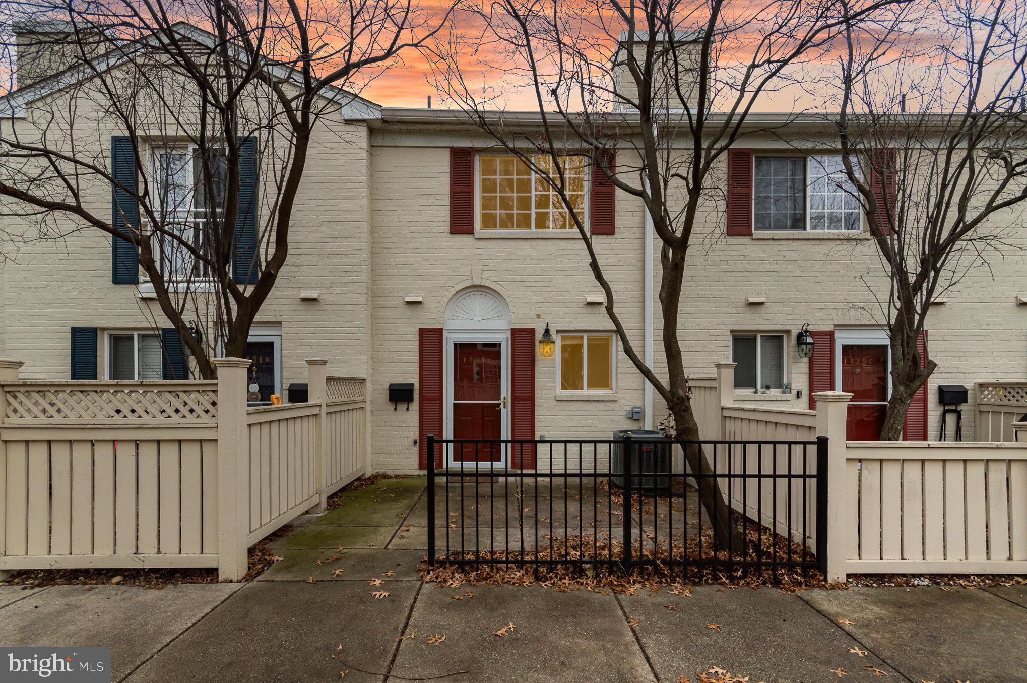 PARKSIDE AT ALEXANDRIA - Residential Lease