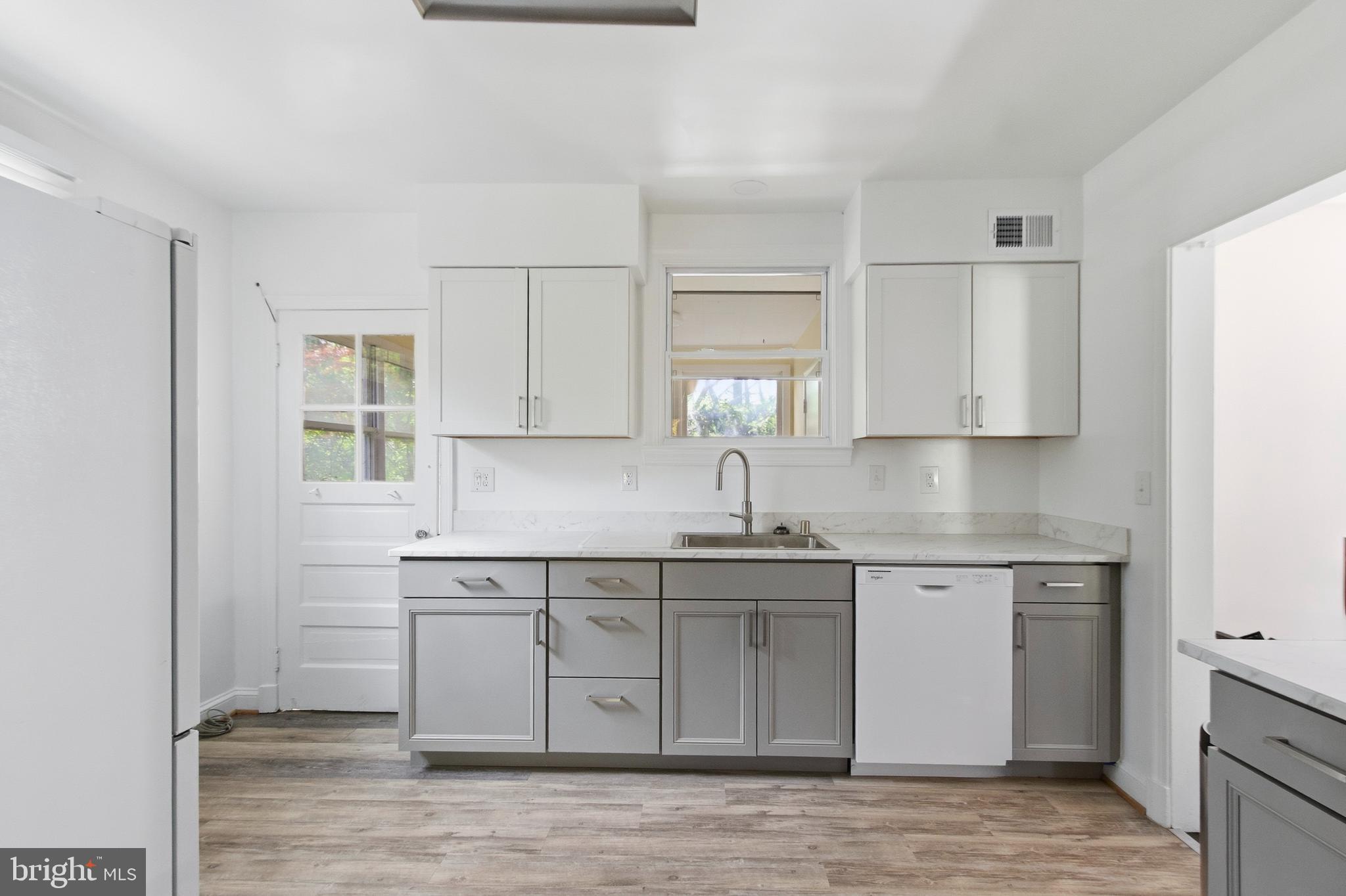 HOYLES - Residential