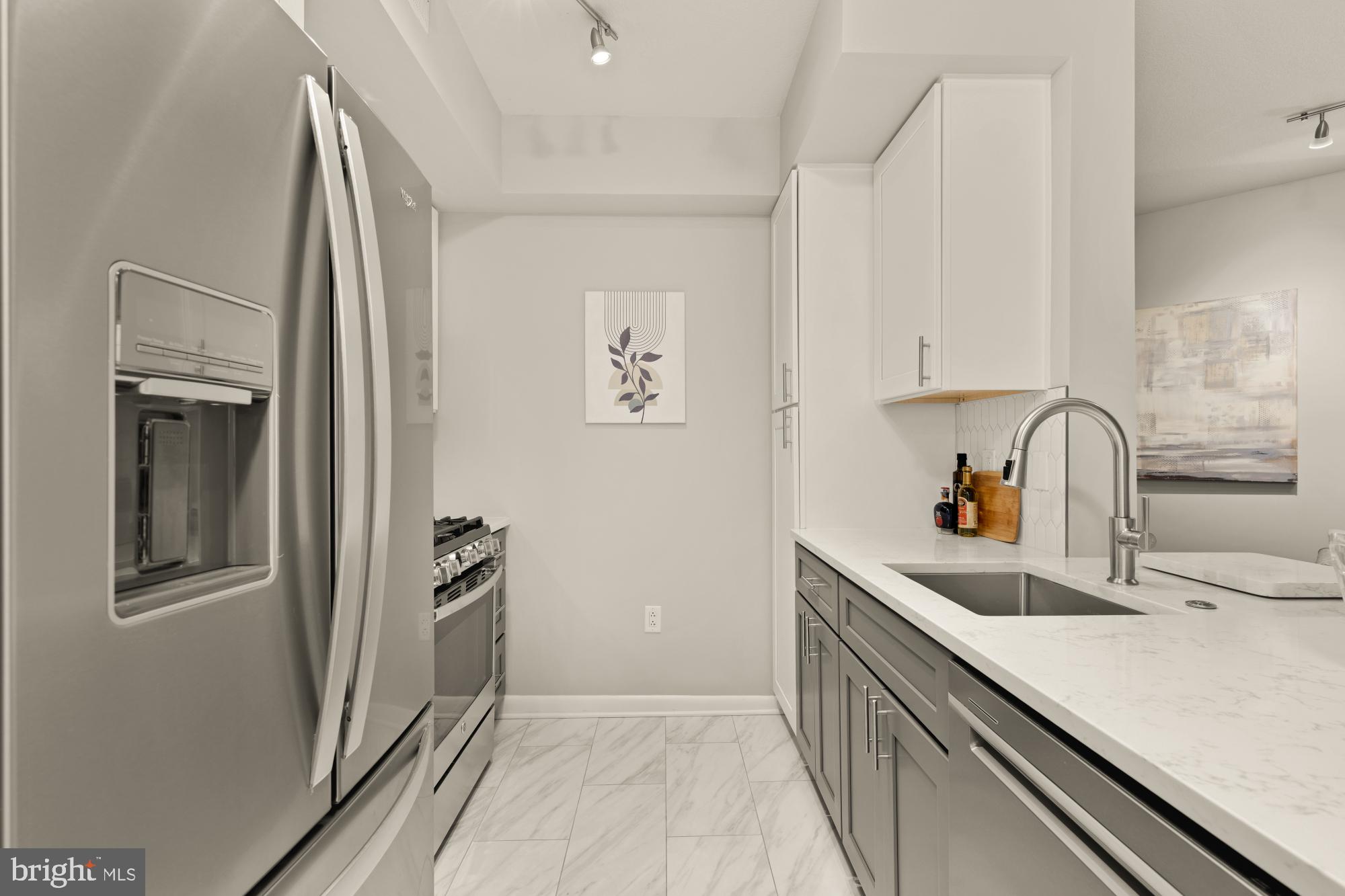 1021 N GARFIELD STREET 532