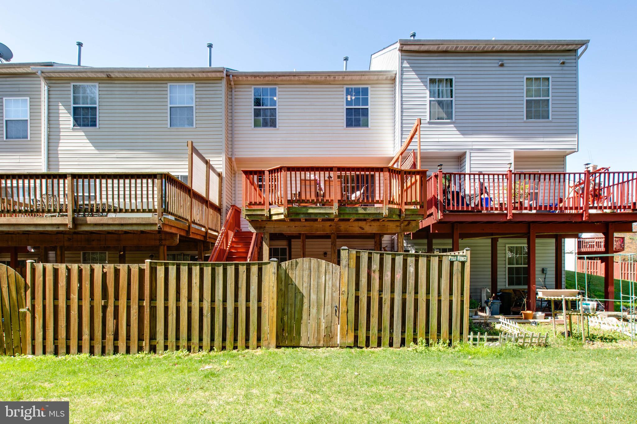 HOWARDS RIDGE - Residential