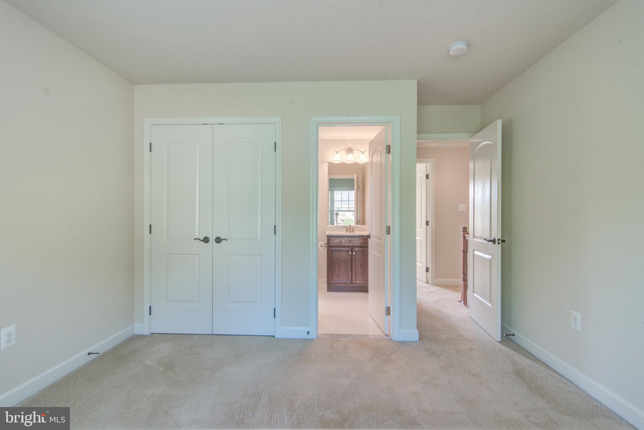 BROYHILL PARK - Residential Lease