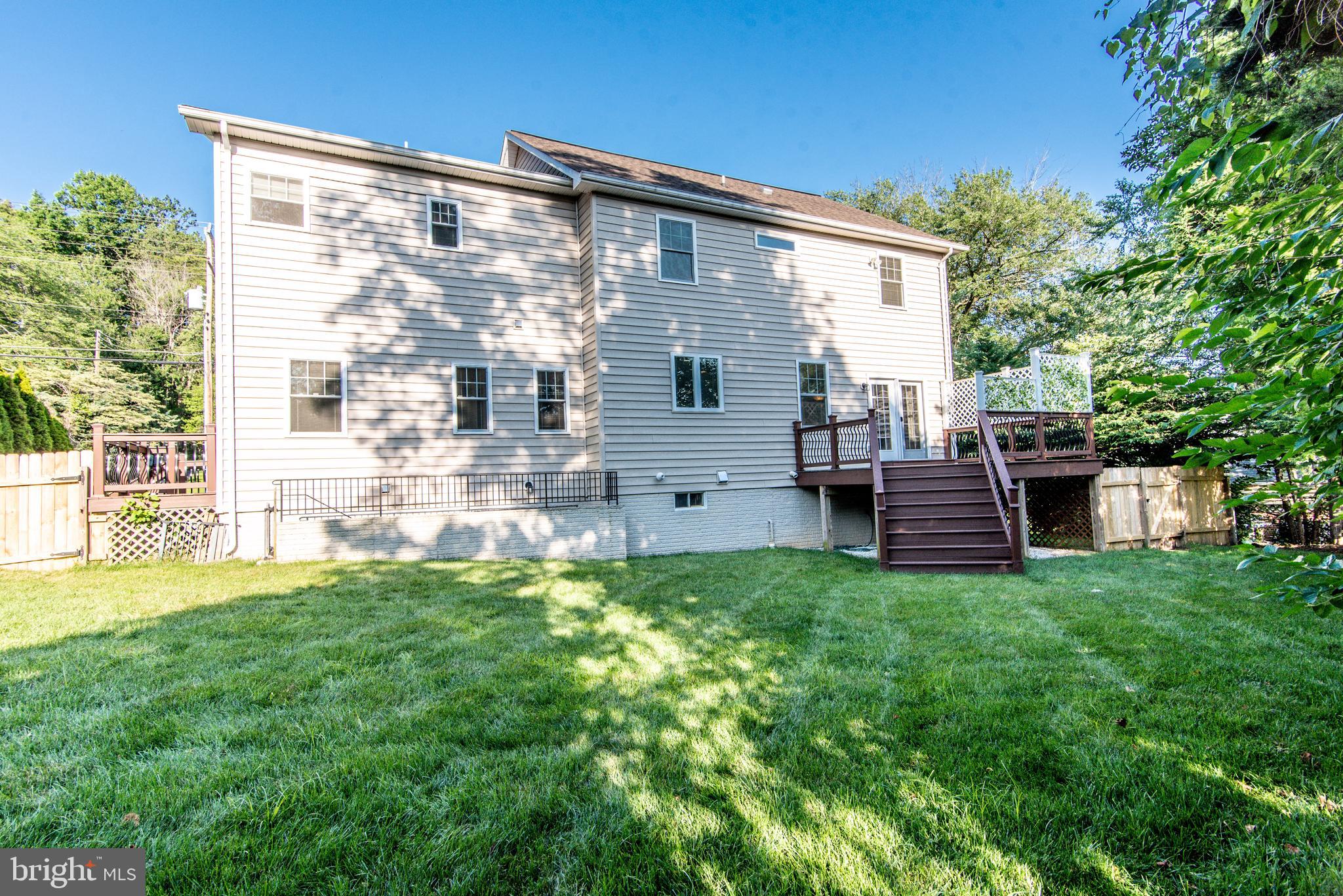 BROYHILL PARK - Residential Lease