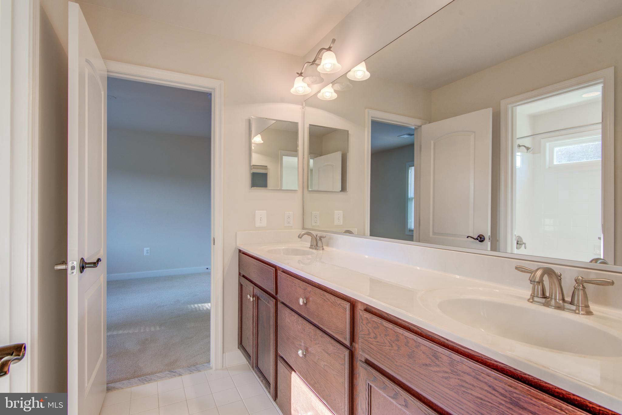 BROYHILL PARK - Residential Lease