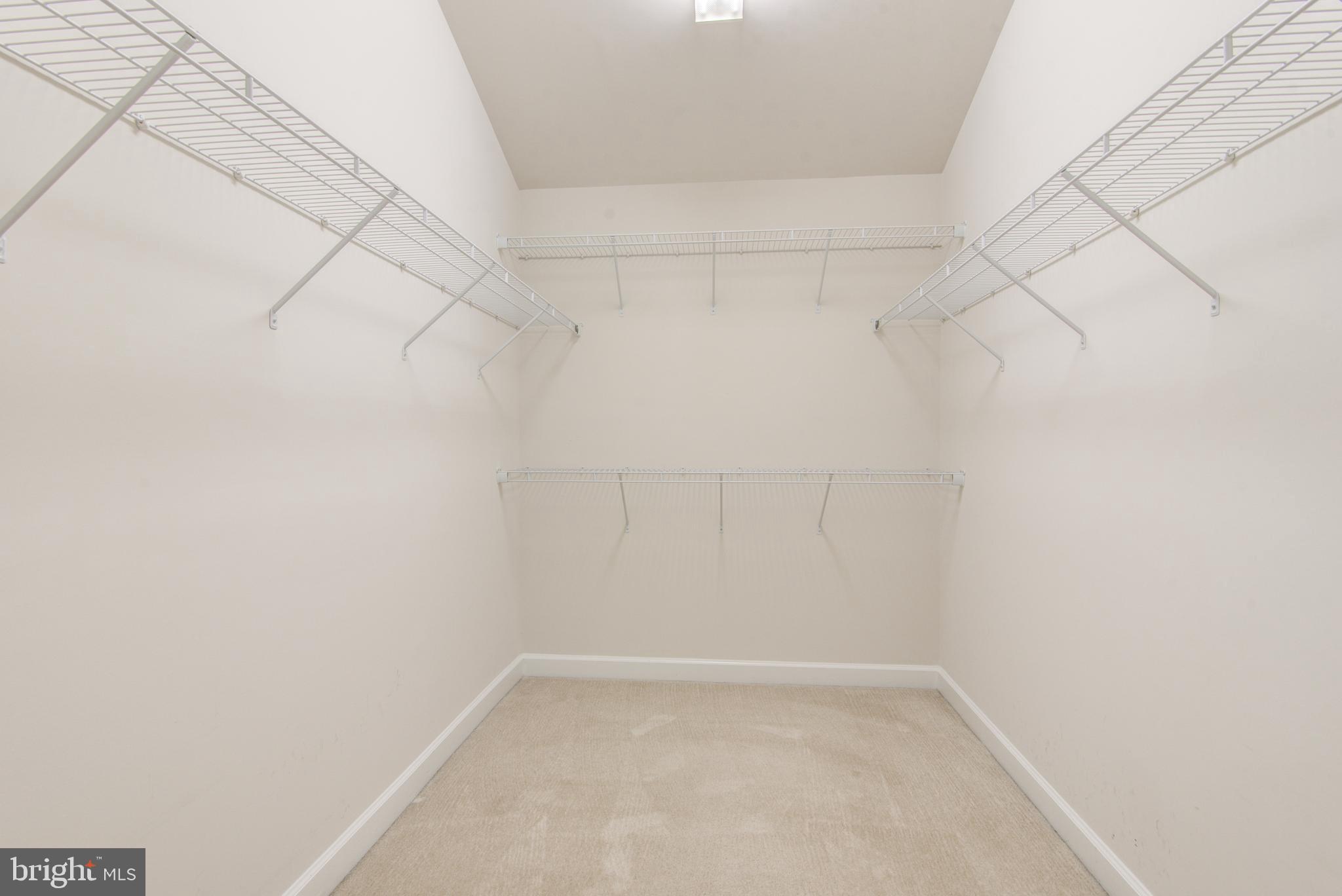 BROYHILL PARK - Residential Lease