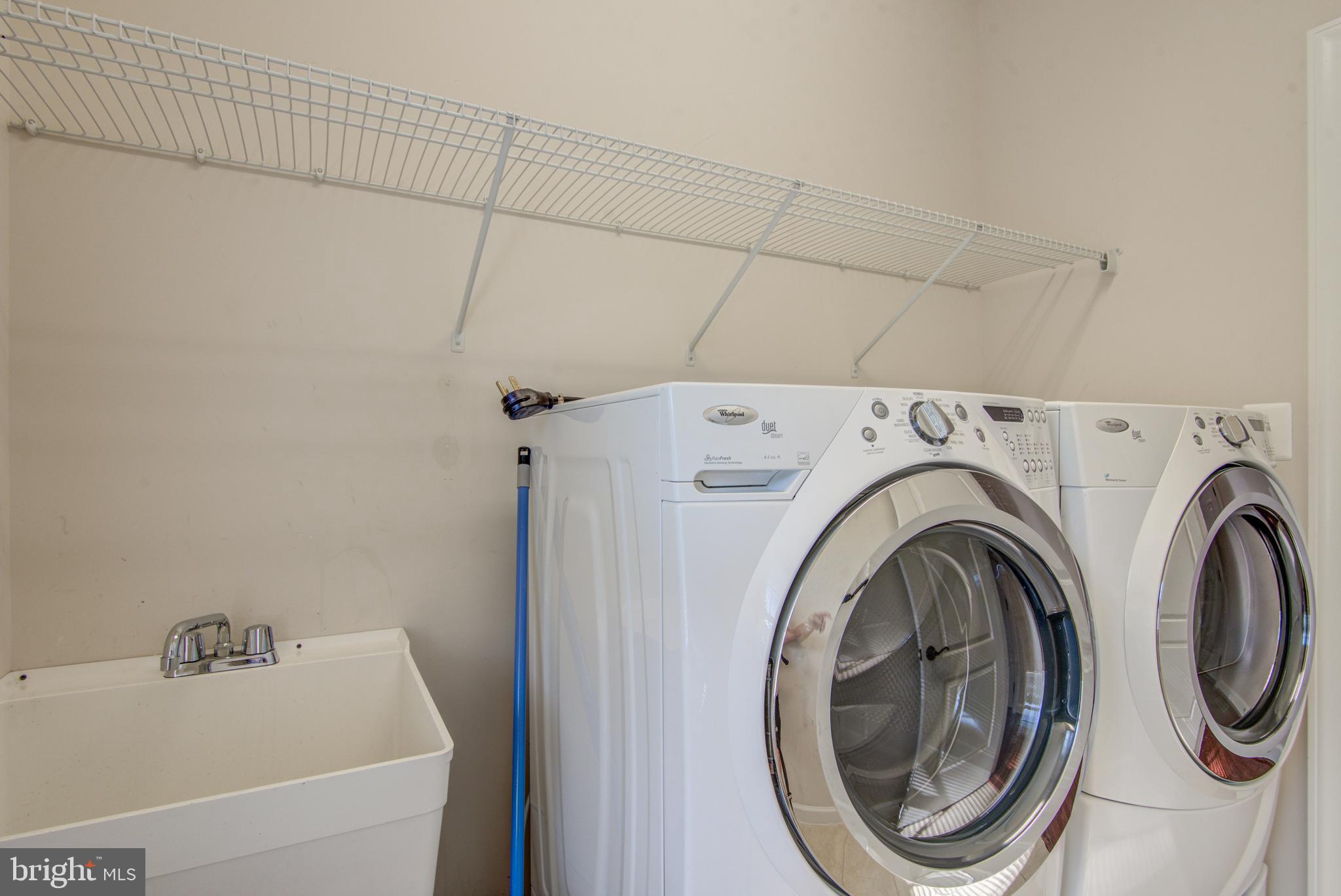 BROYHILL PARK - Residential Lease