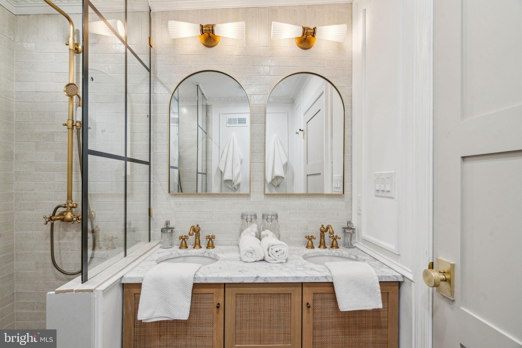 PASSYUNK SQUARE - Residential