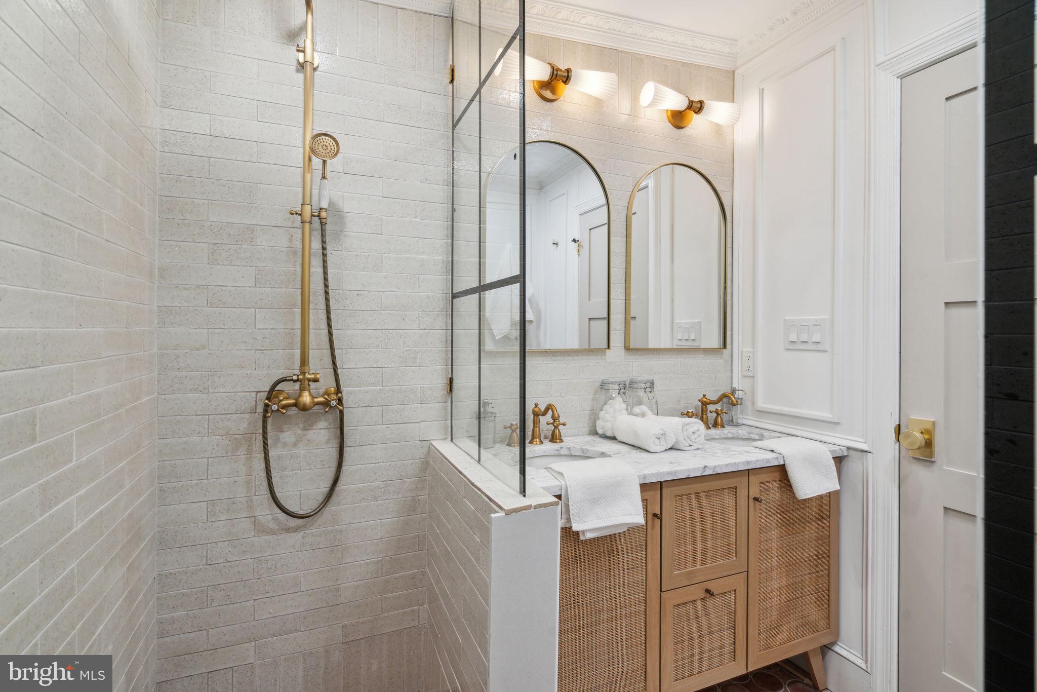 PASSYUNK SQUARE - Residential