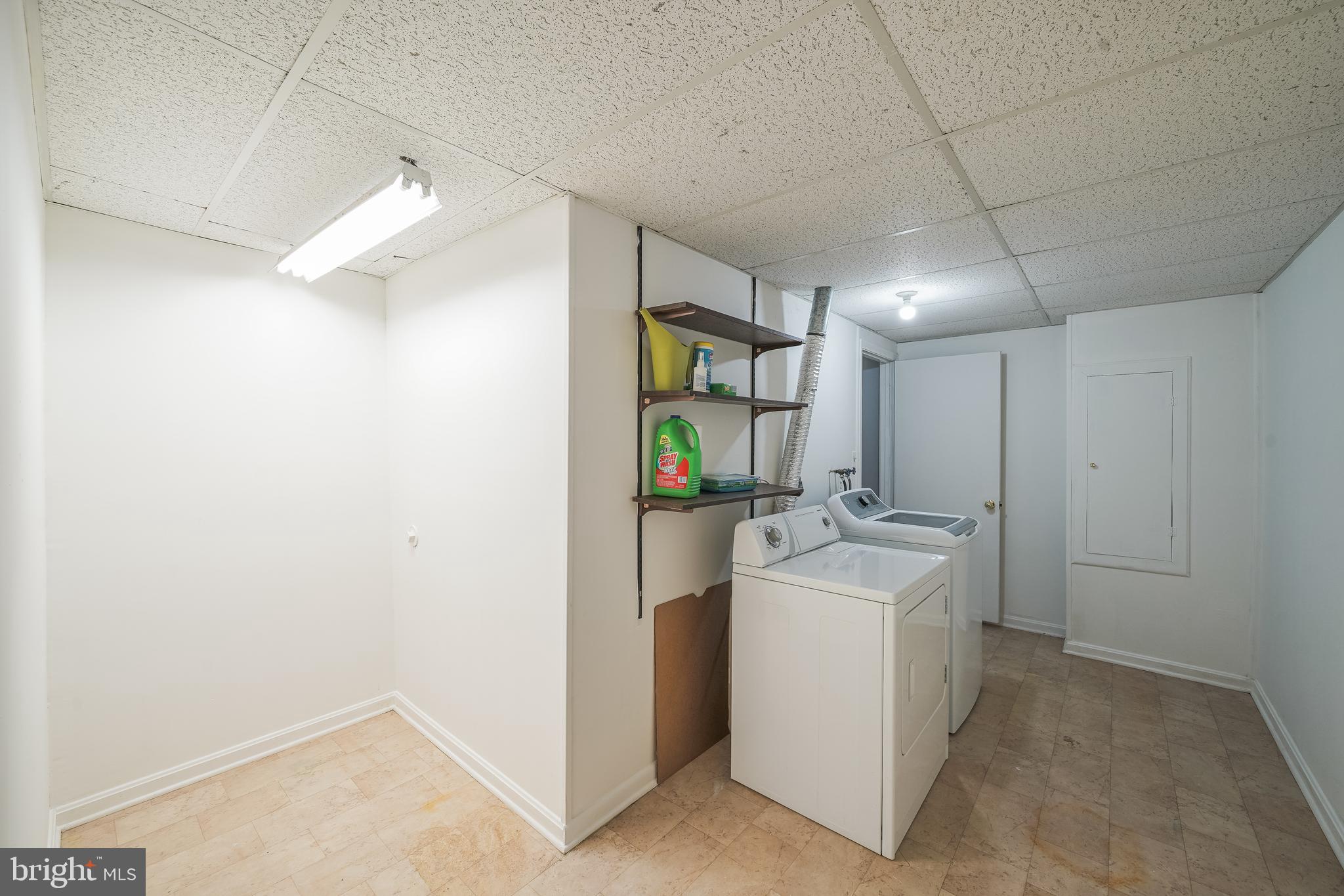 THE COLONY - Residential Lease