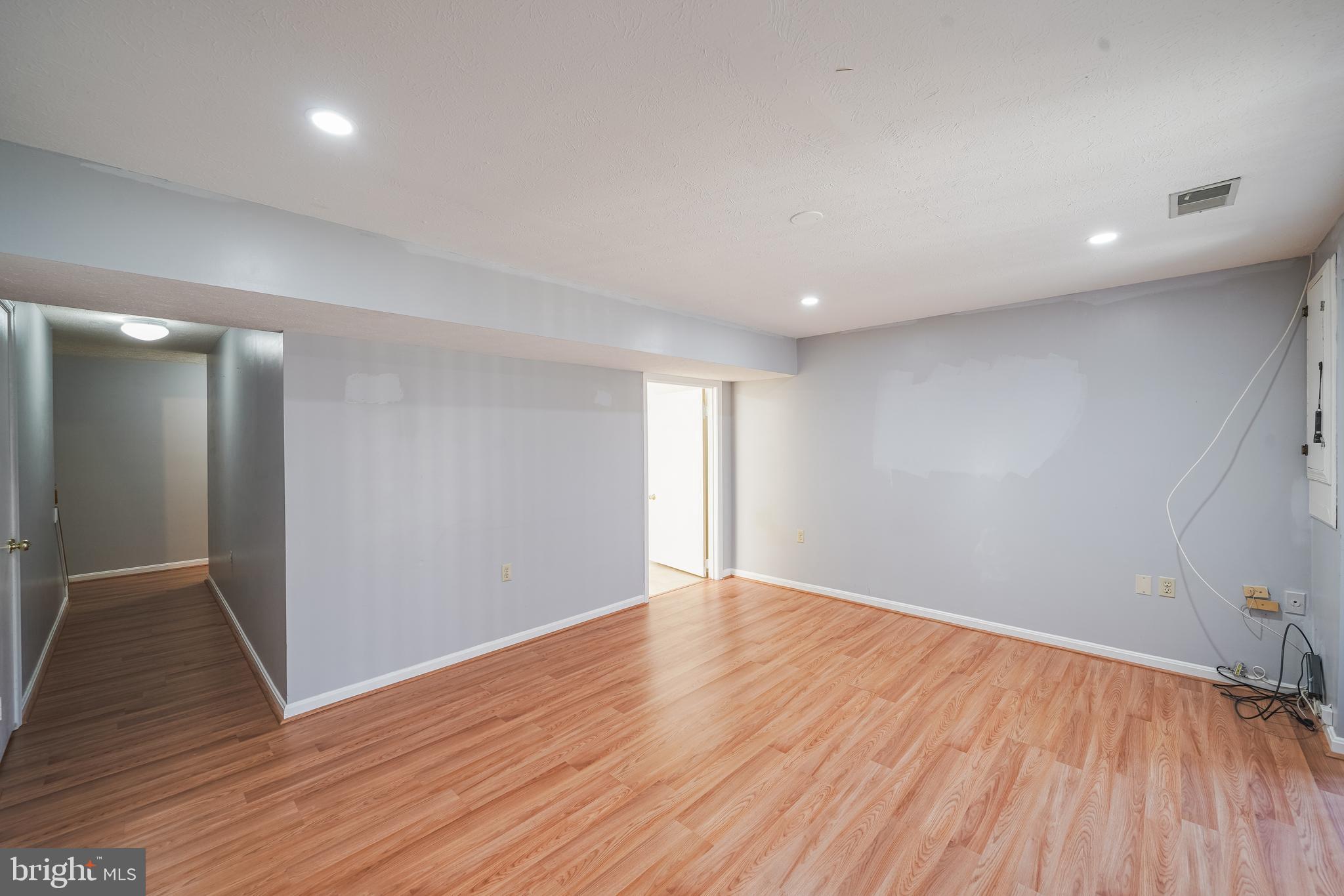 THE COLONY - Residential Lease