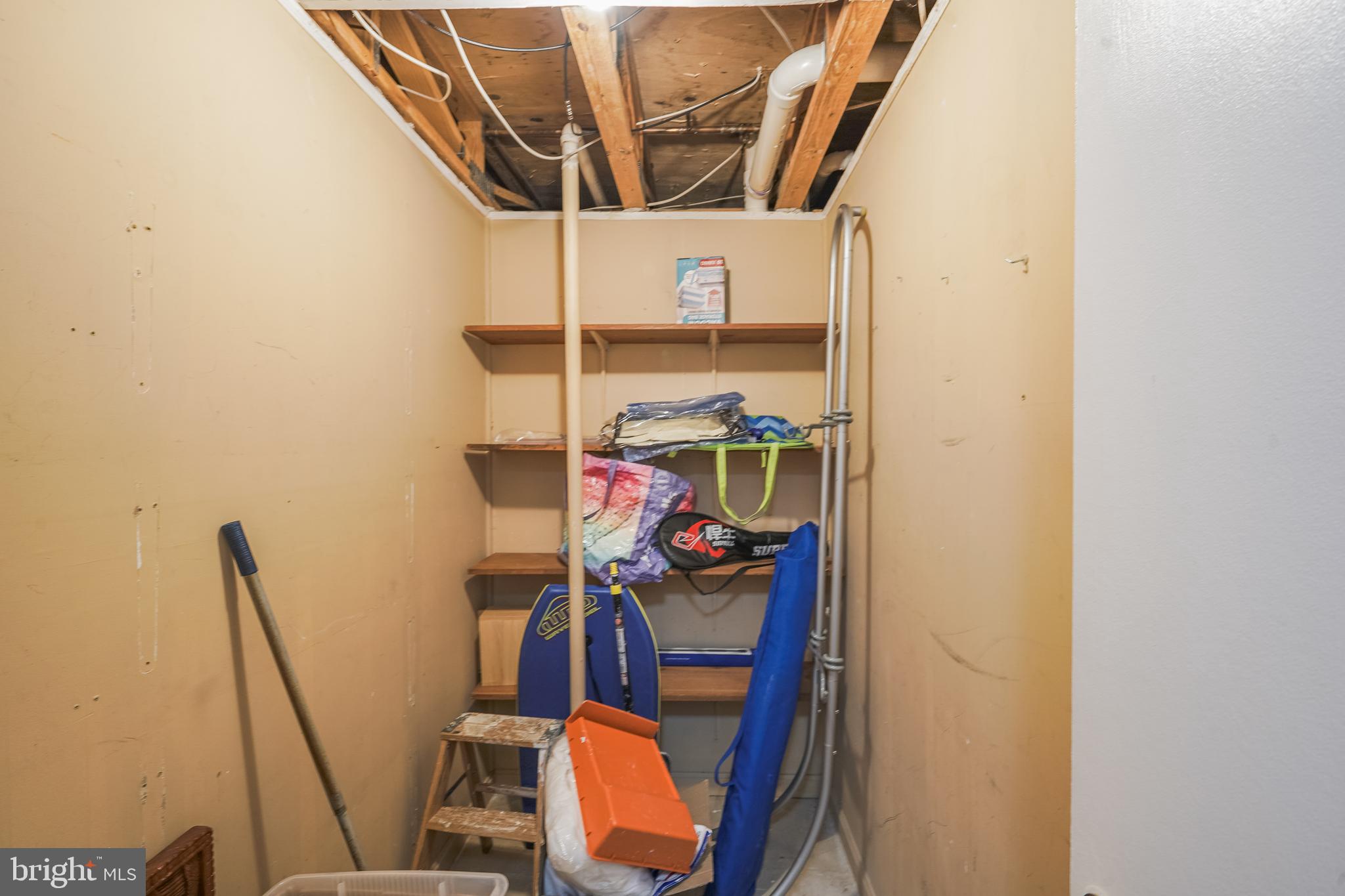 THE COLONY - Residential Lease