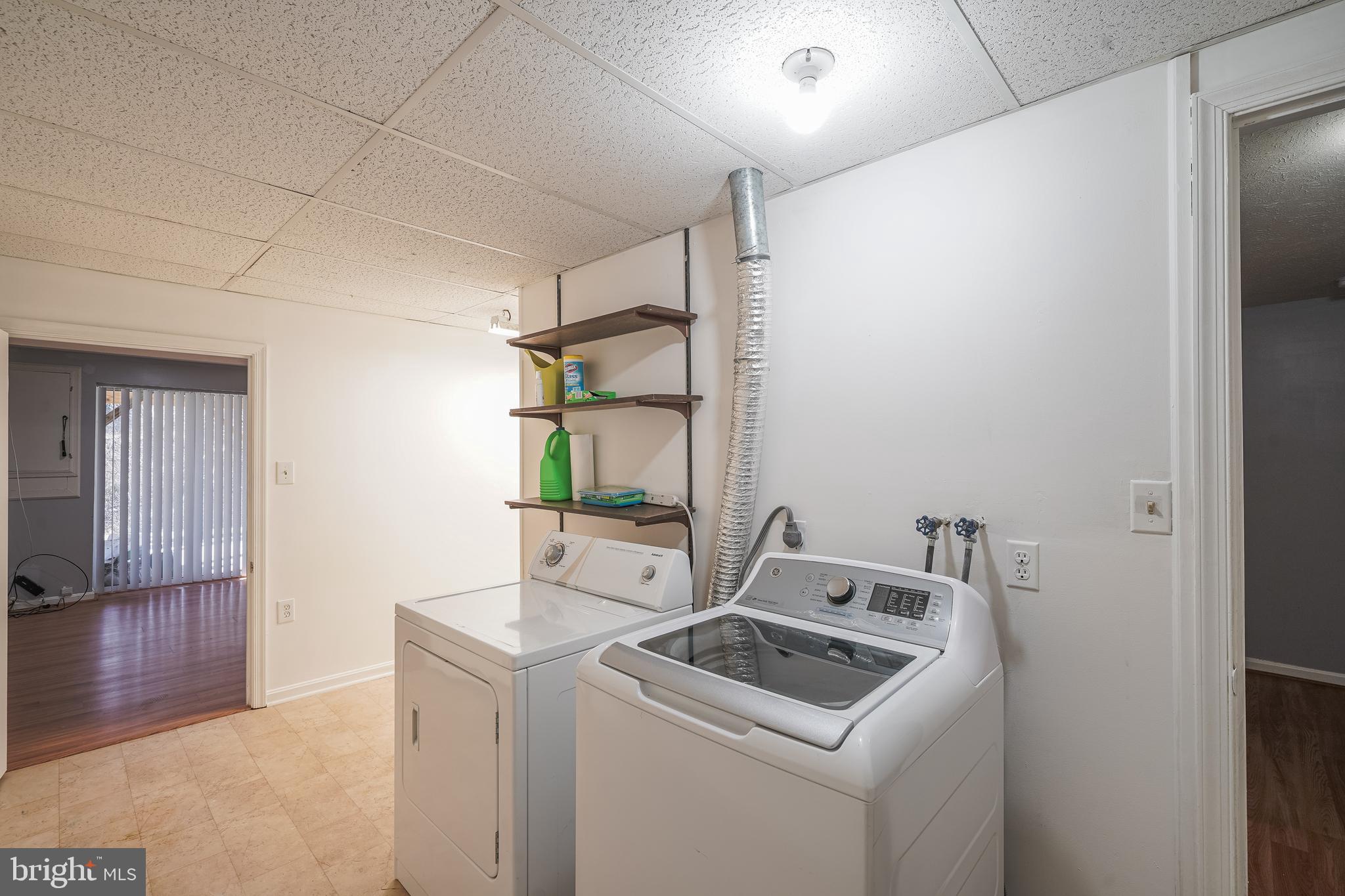 THE COLONY - Residential Lease