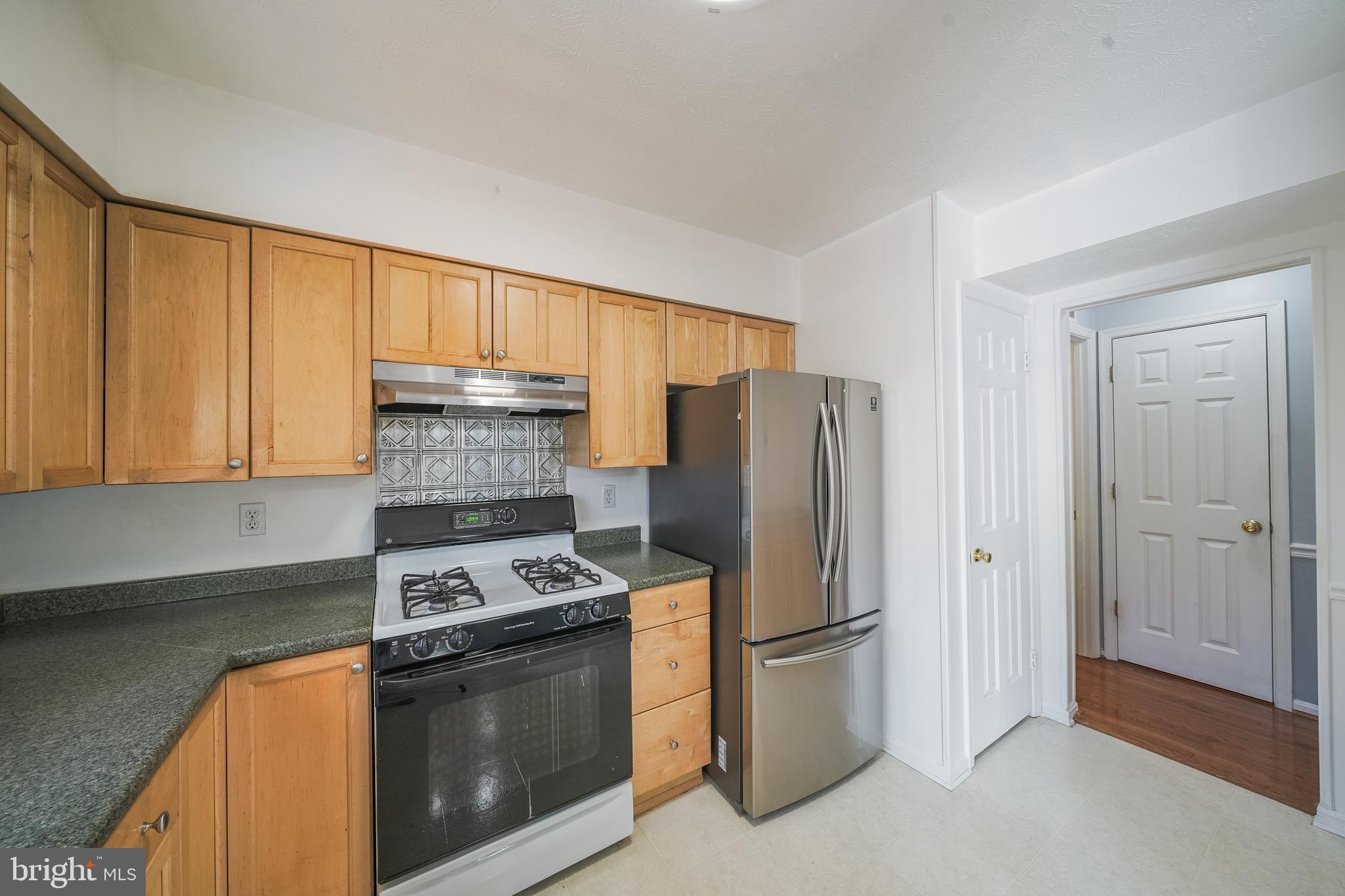 THE COLONY - Residential Lease