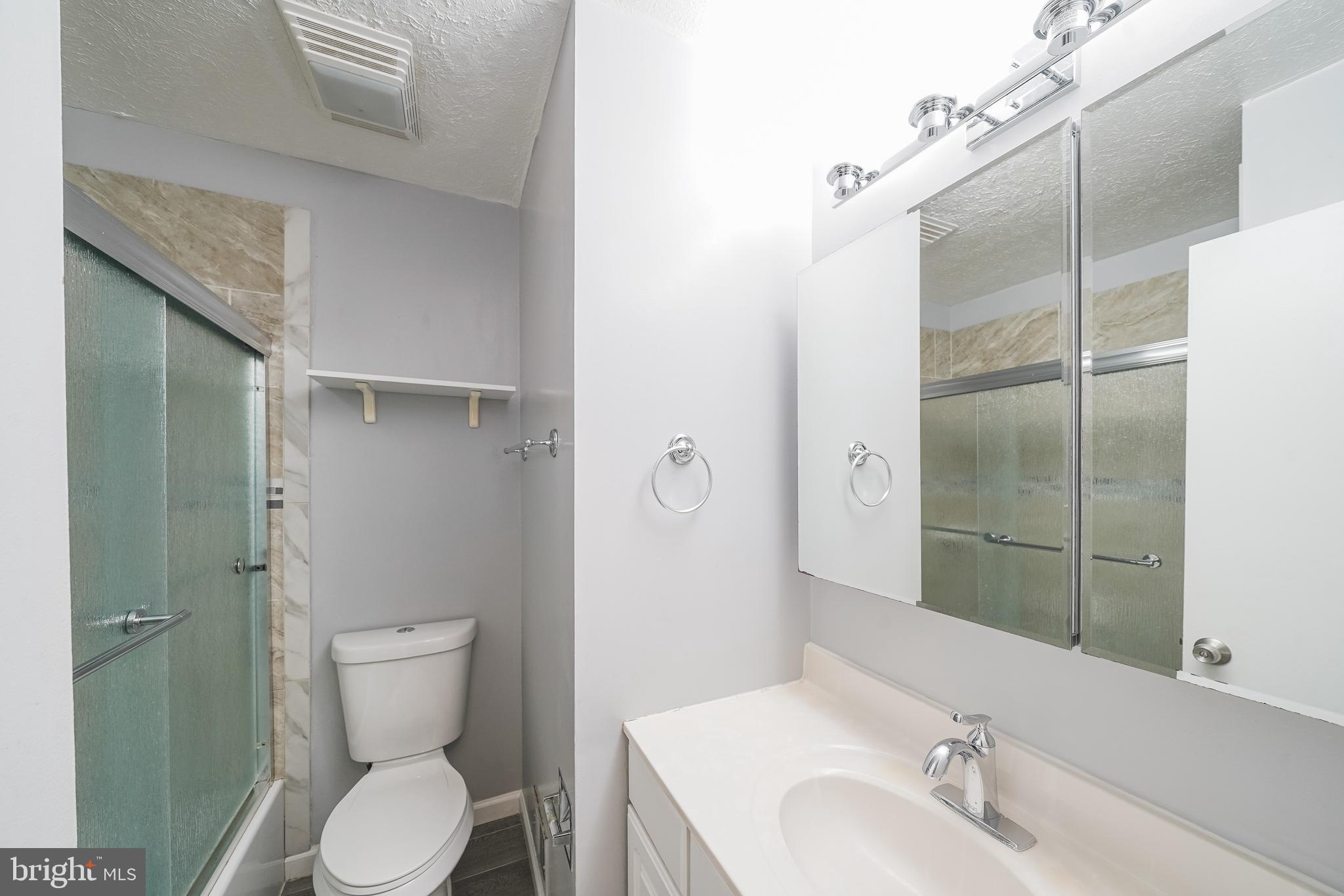 THE COLONY - Residential Lease