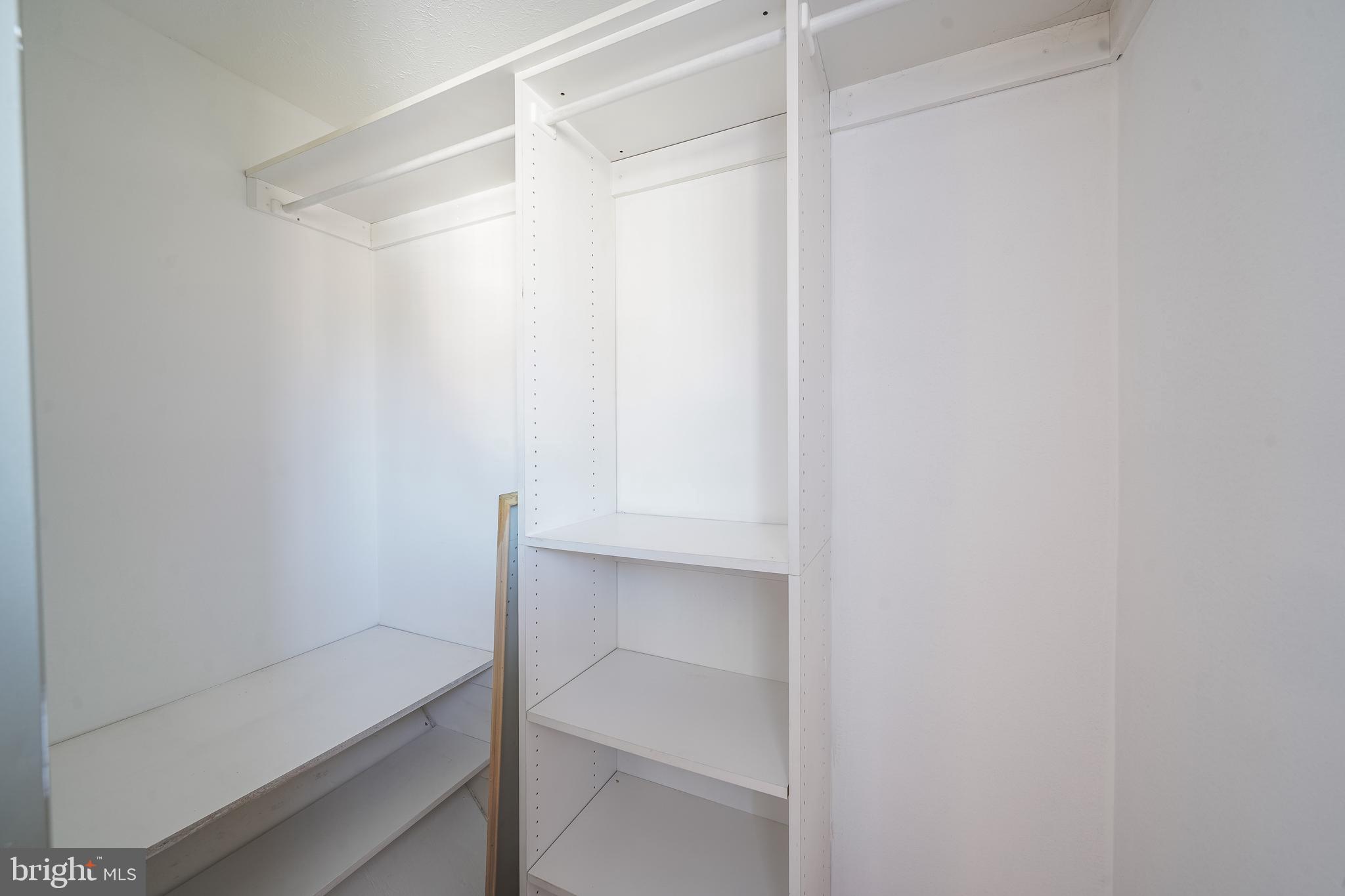 THE COLONY - Residential Lease