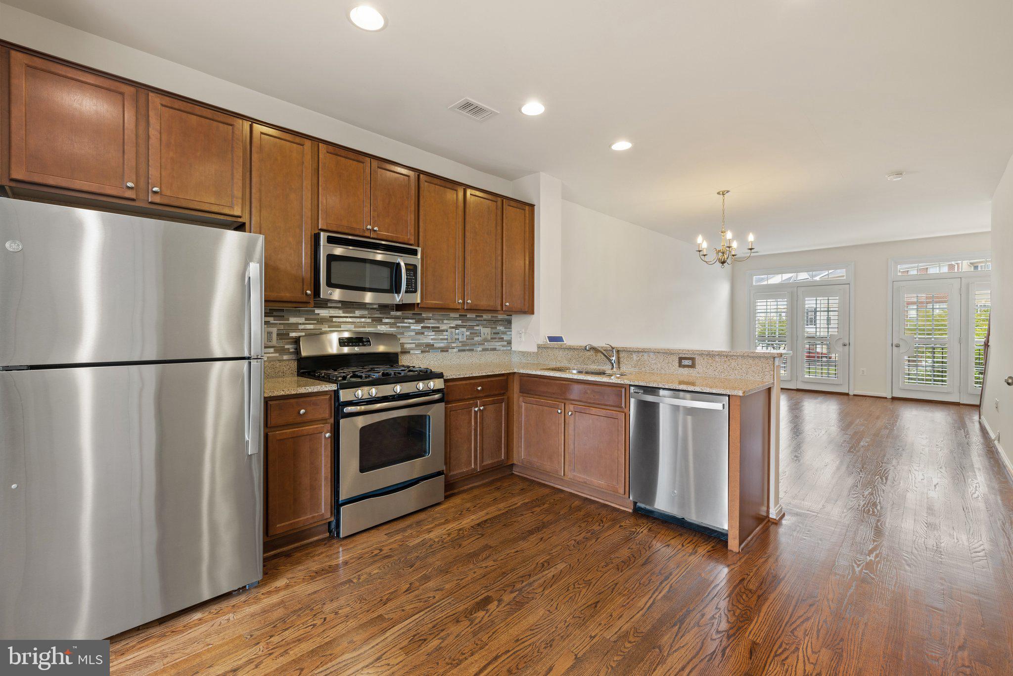 POWELLS RUN VILLAGE COND - Residential Lease