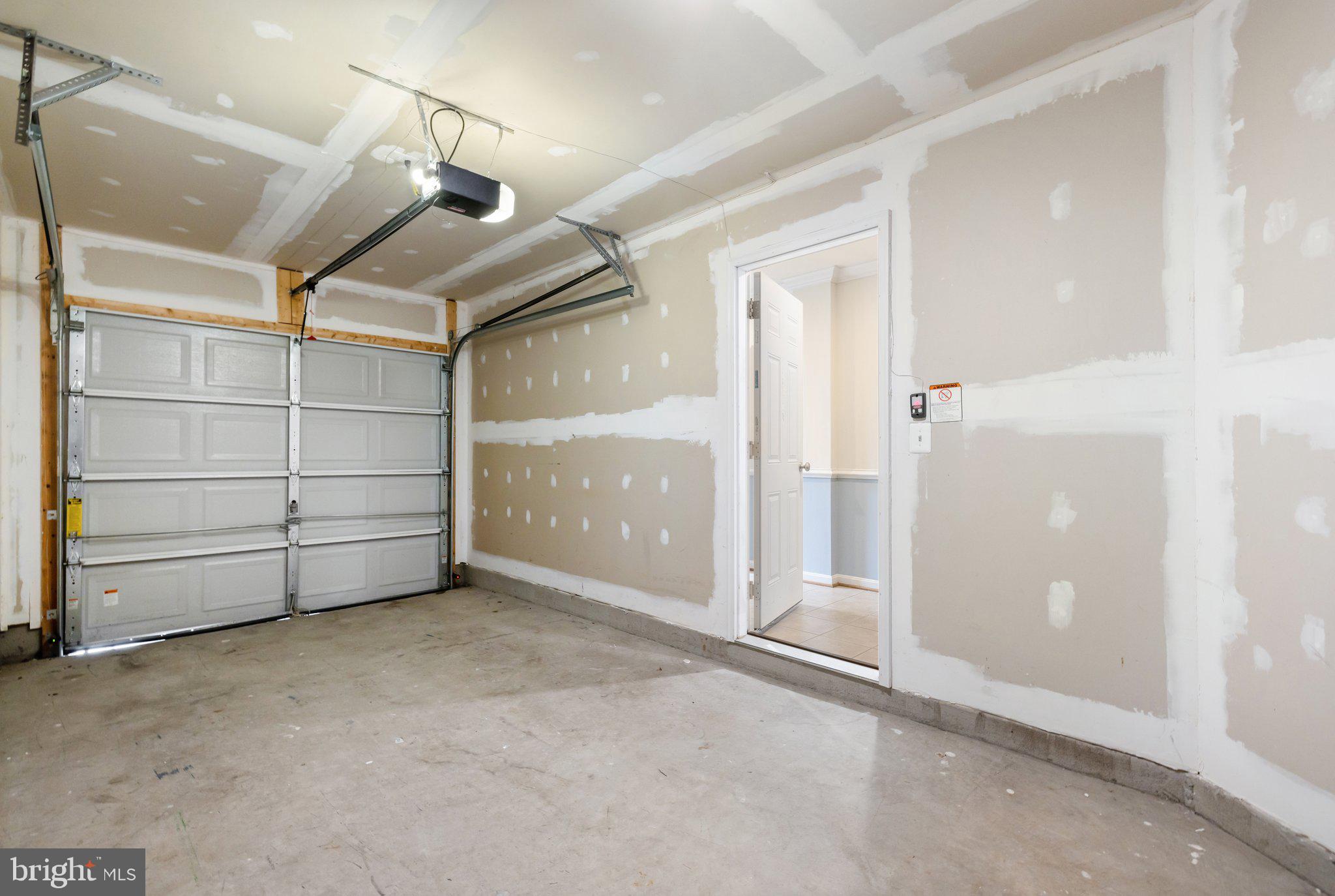 POWELLS RUN VILLAGE COND - Residential Lease