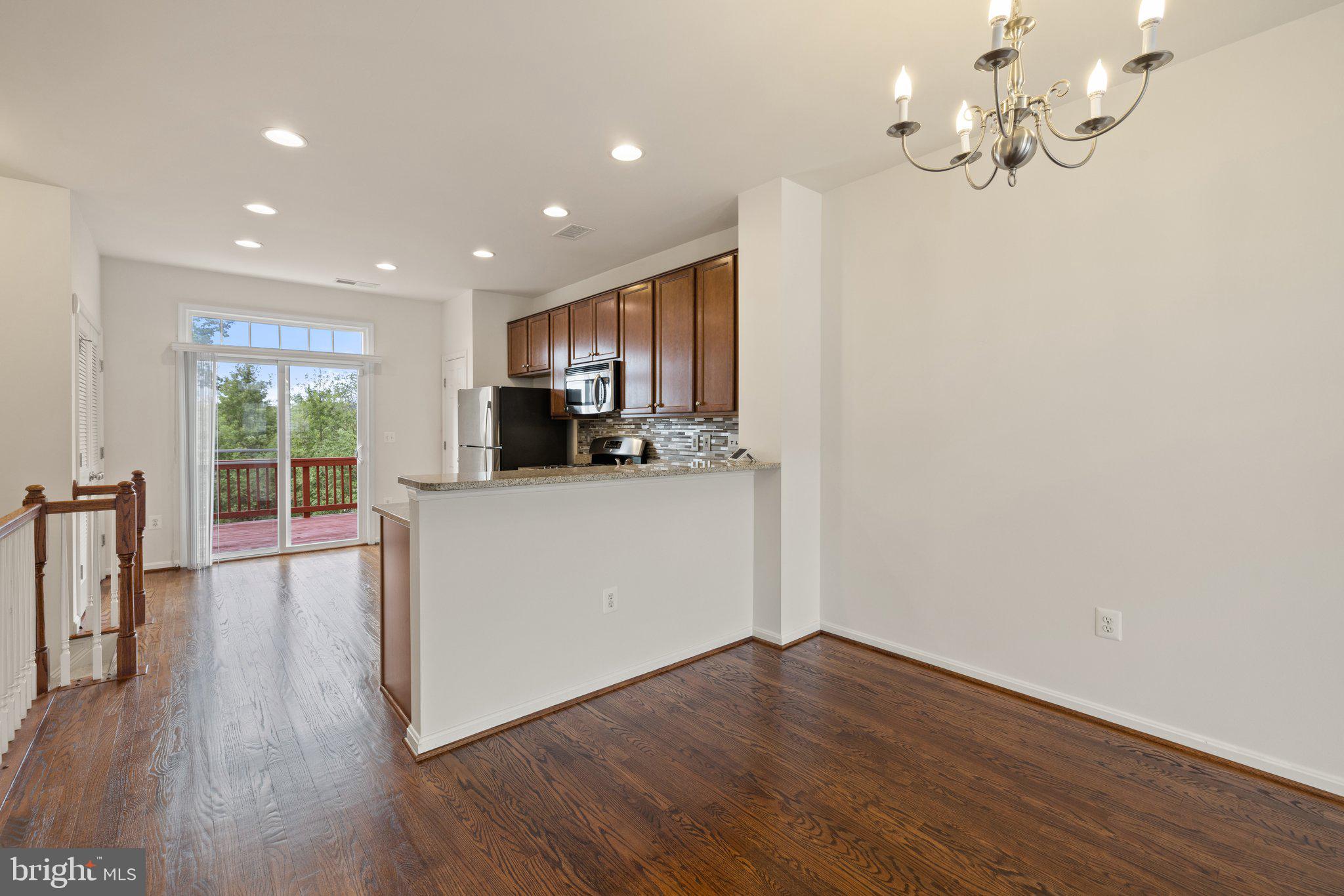 POWELLS RUN VILLAGE COND - Residential Lease