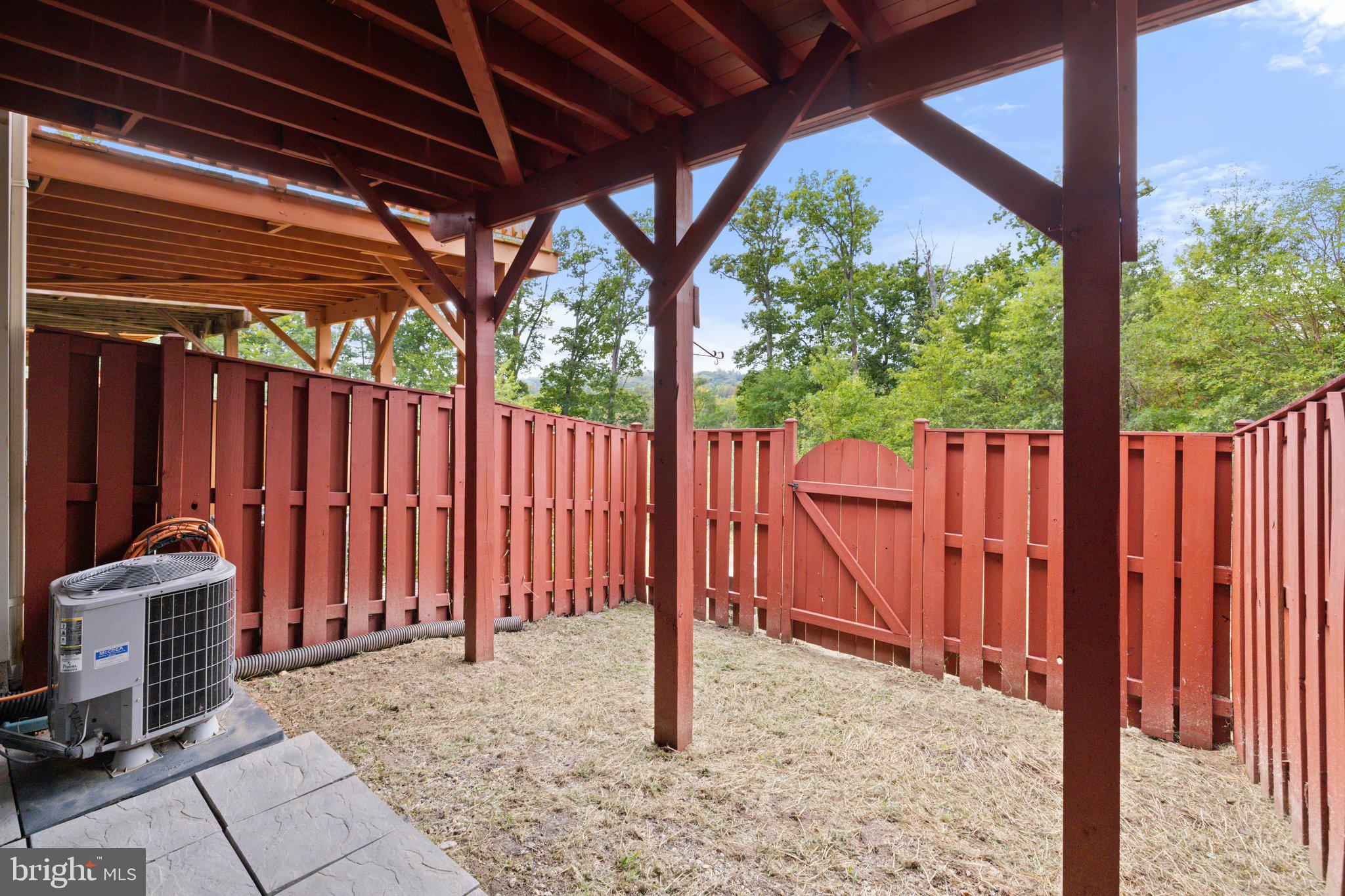 POWELLS RUN VILLAGE COND - Residential Lease