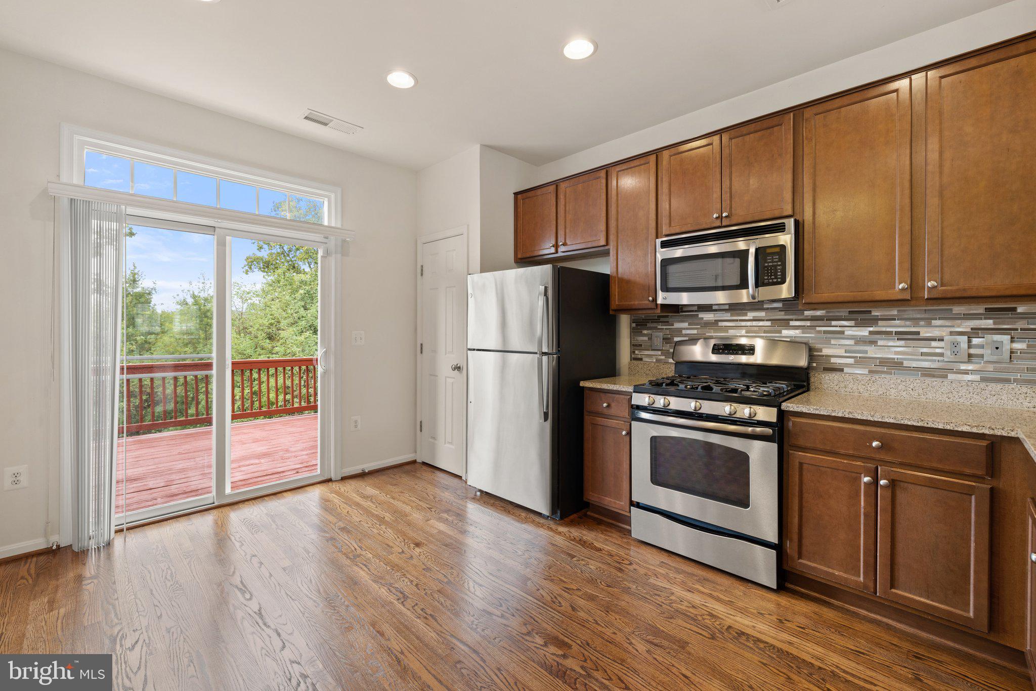 POWELLS RUN VILLAGE COND - Residential Lease