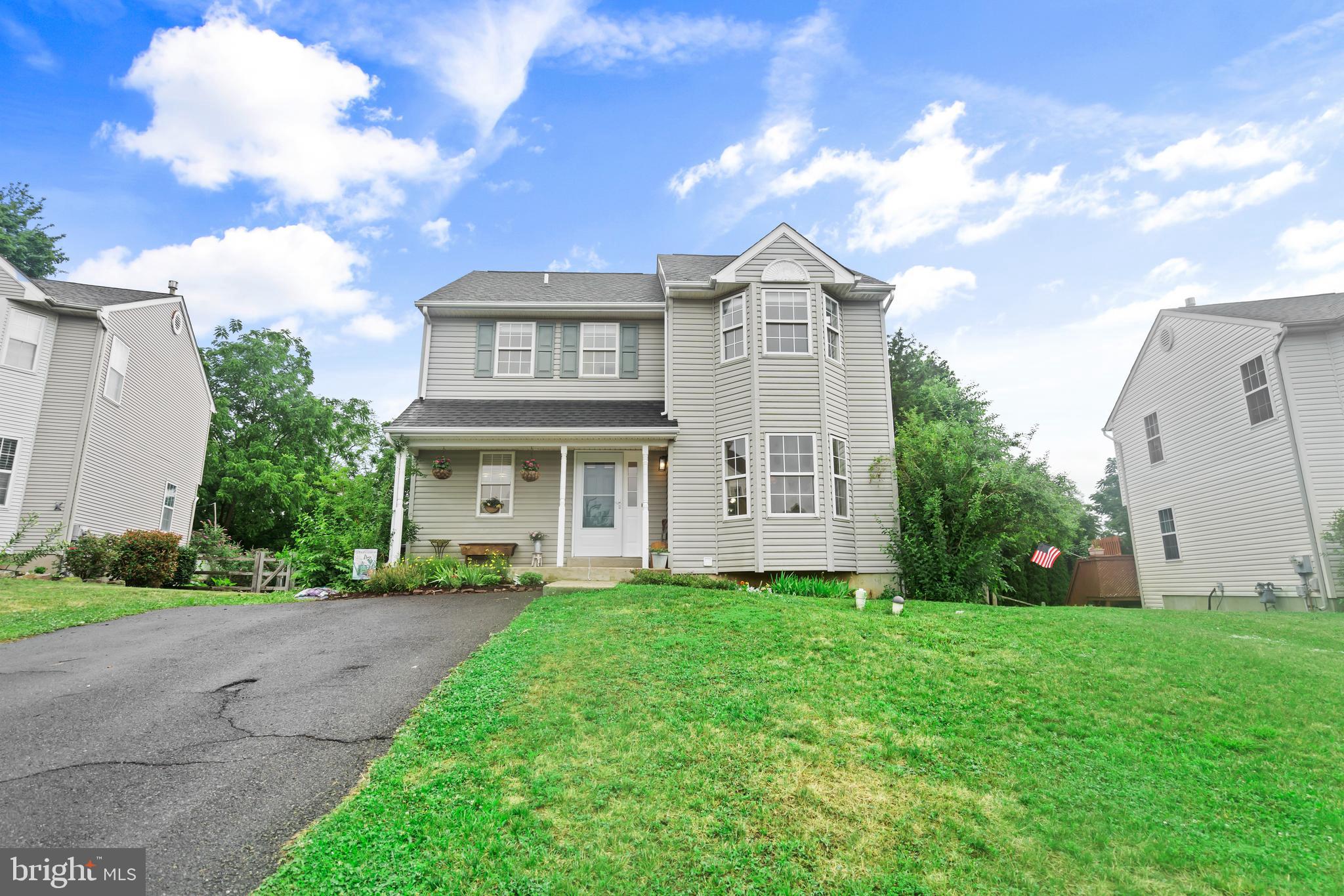 806 ELIZABETH COURT