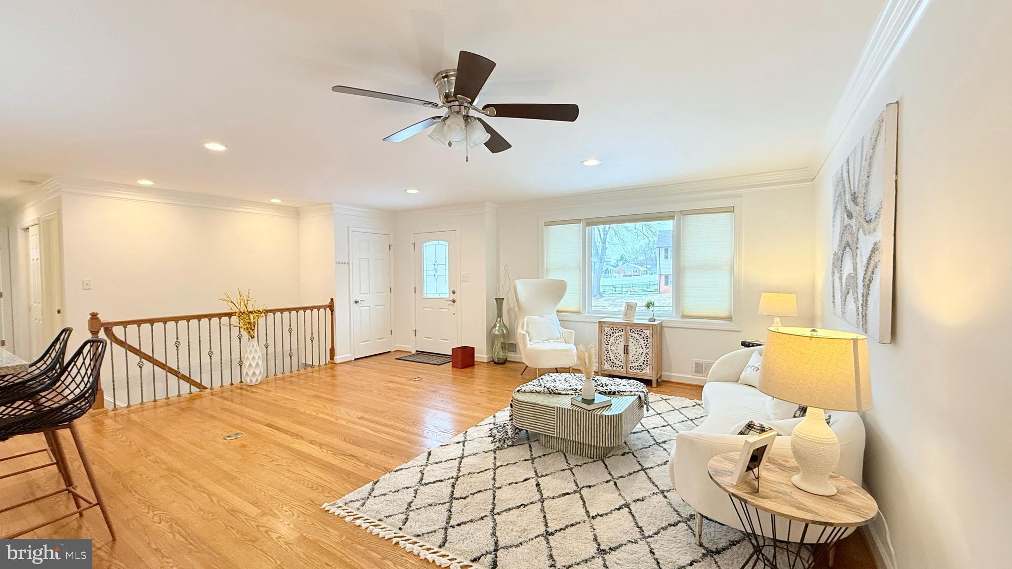 COUNTRY CLUB MANOR - Residential