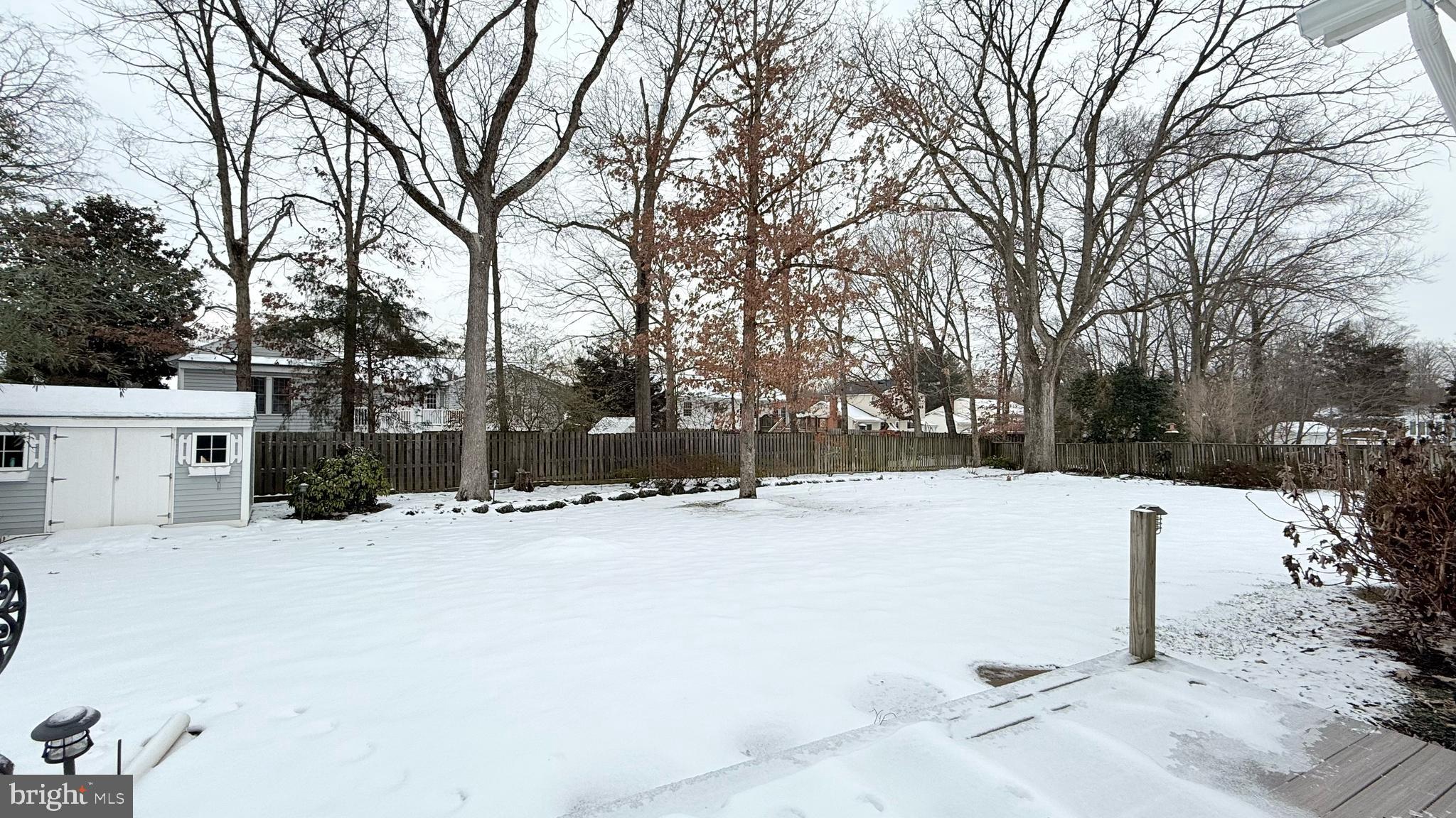 COUNTRY CLUB MANOR - Residential