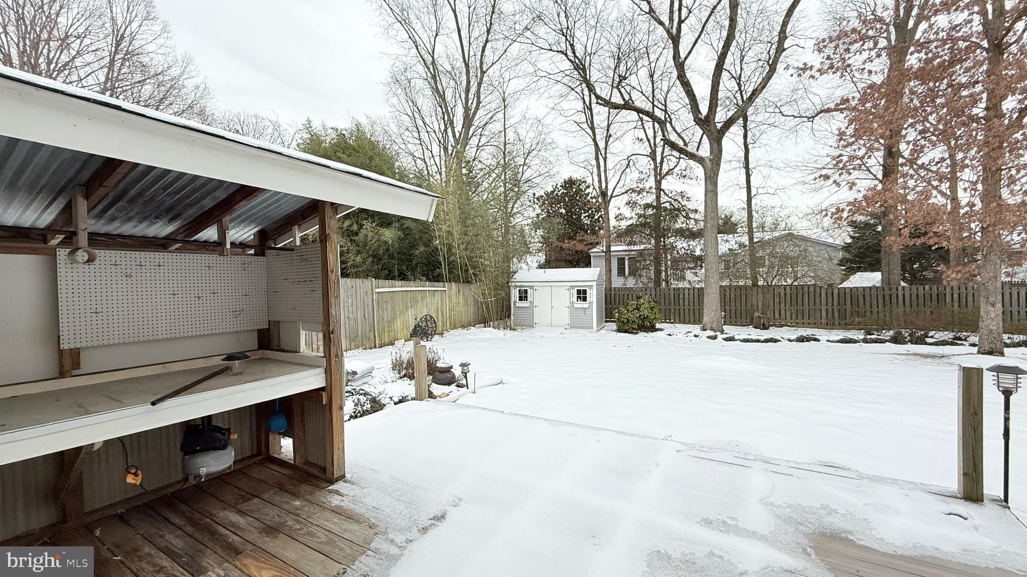 COUNTRY CLUB MANOR - Residential