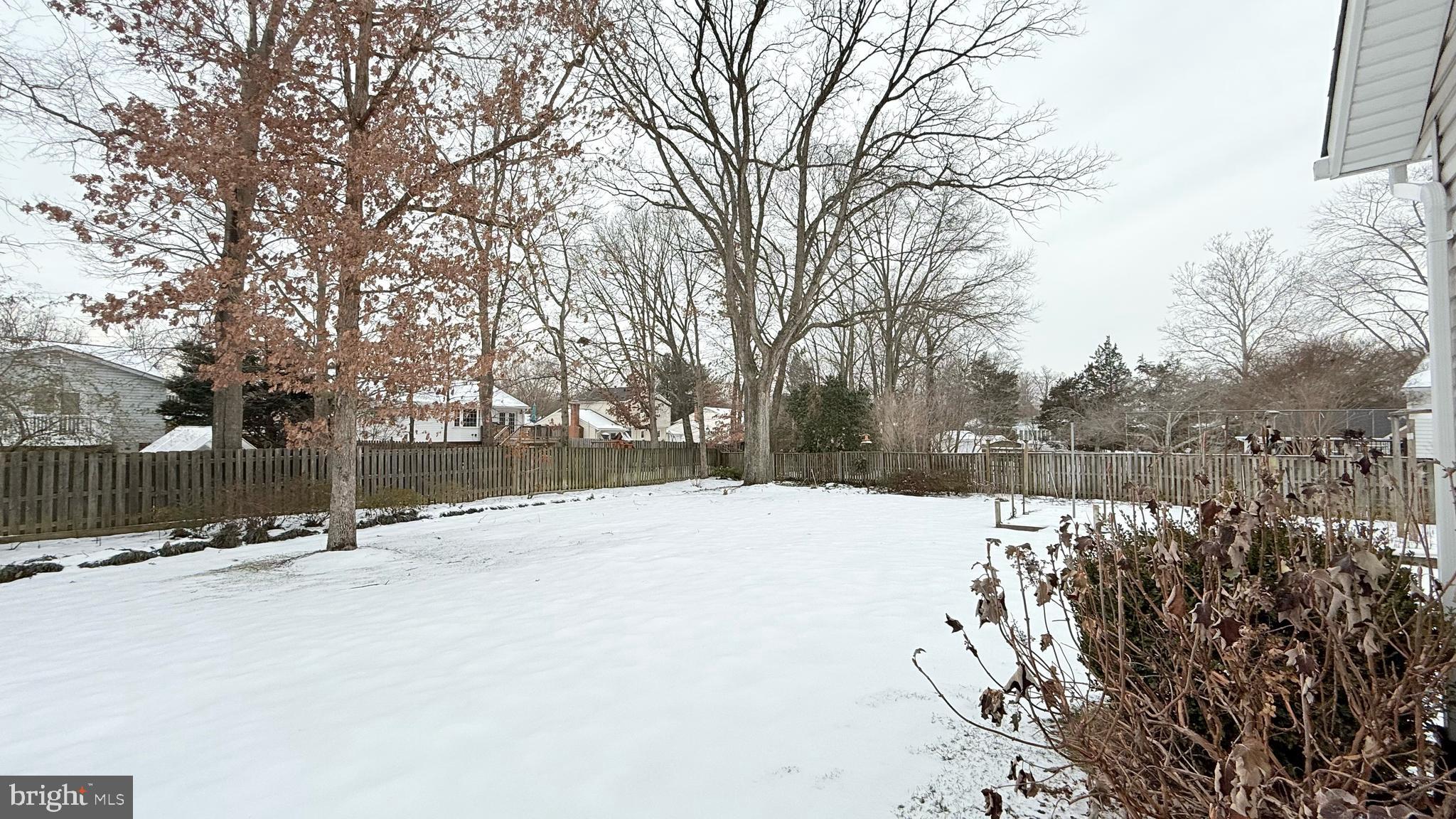 COUNTRY CLUB MANOR - Residential