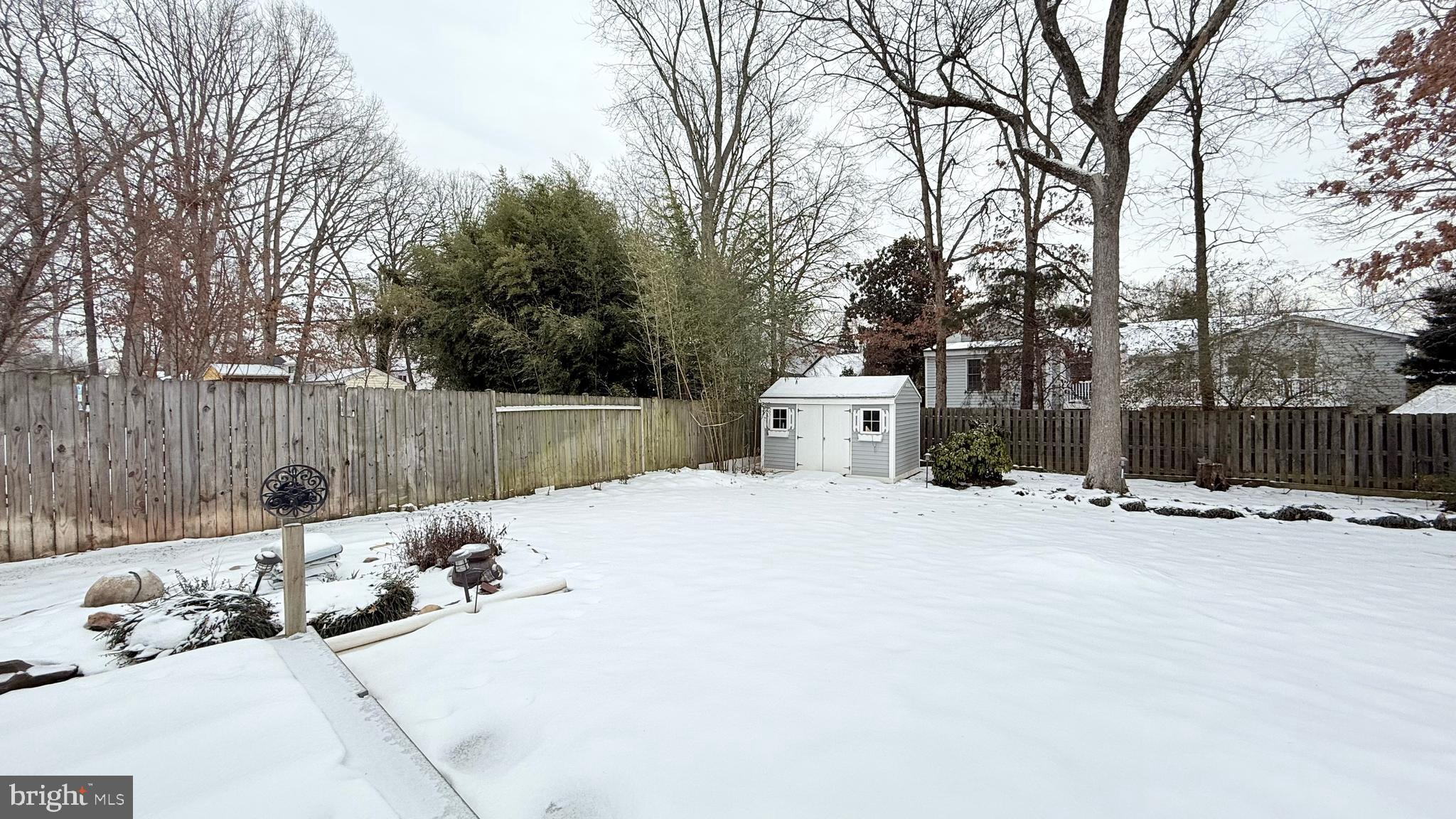 COUNTRY CLUB MANOR - Residential